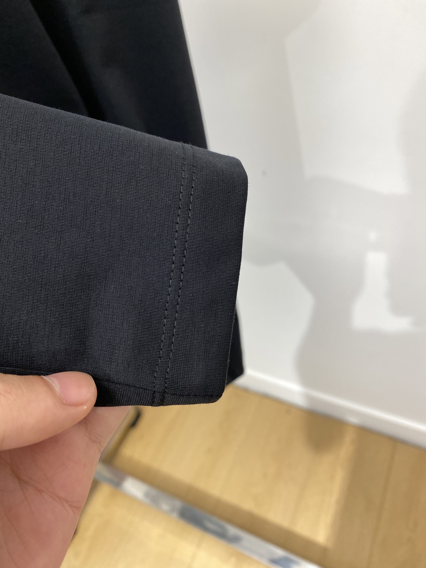 DG、2025新品短袖T恤，帅气时尚，胸前顶级印胶字母logo，简约百搭款。面料棉 不仅挺括，保持潮流的