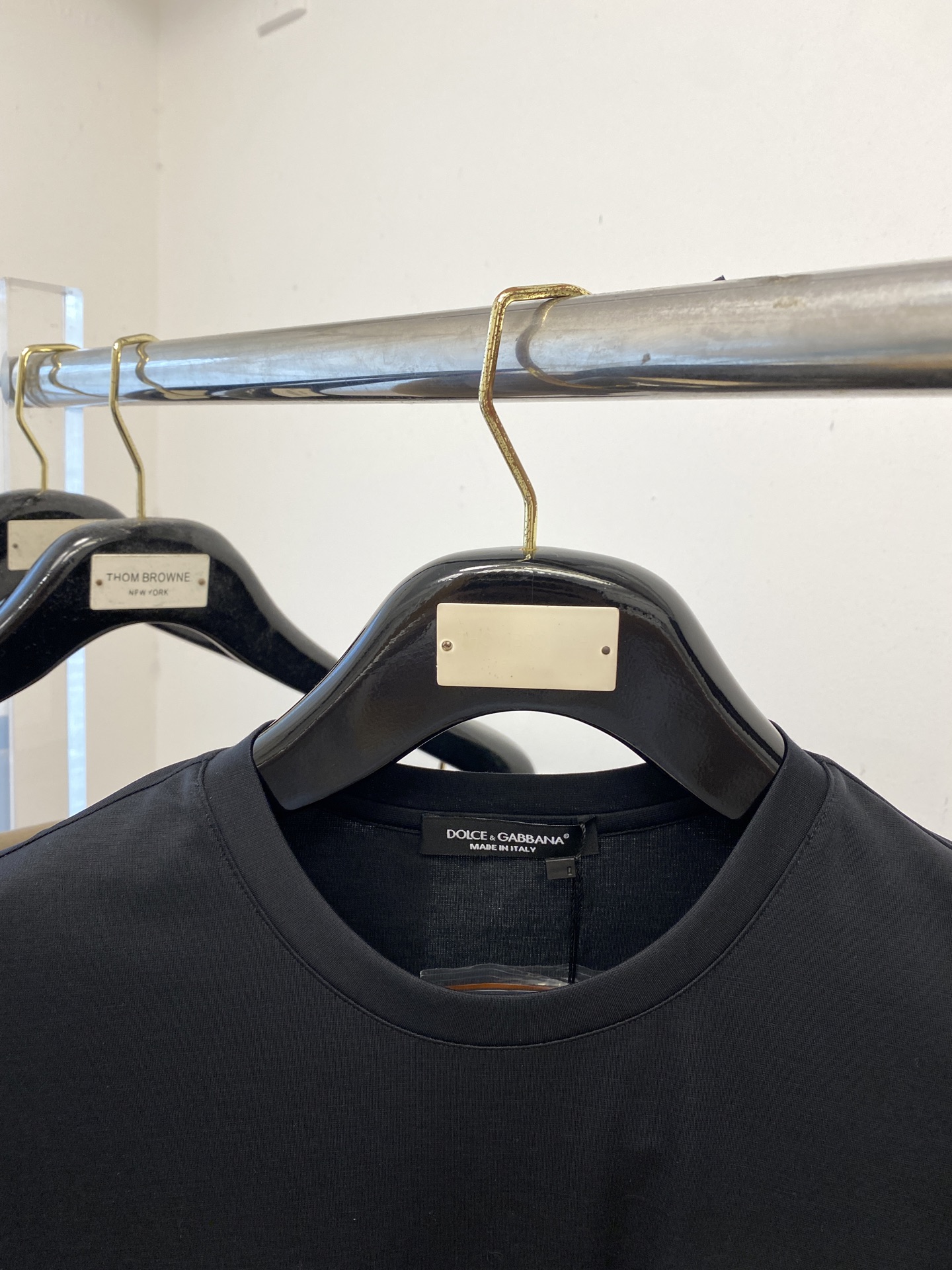 DG、2025新品短袖T恤，帅气时尚，胸前顶级印胶字母logo，简约百搭款。面料棉 不仅挺括，保持潮流的