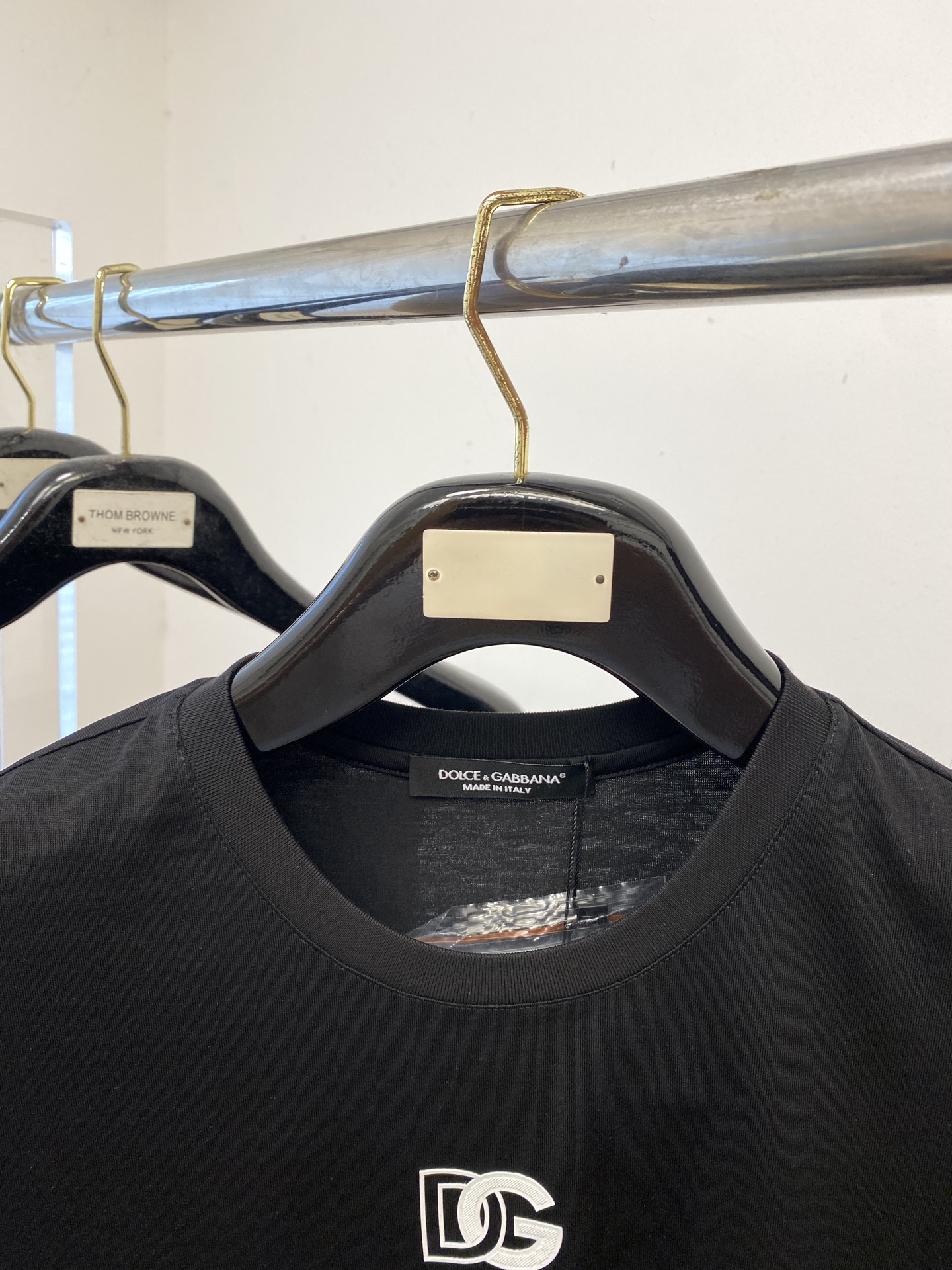 DG、2025新品短袖T恤，帅气时尚，胸前顶级印胶字母logo，简约百搭款。面料棉 不仅挺括，保持潮流的