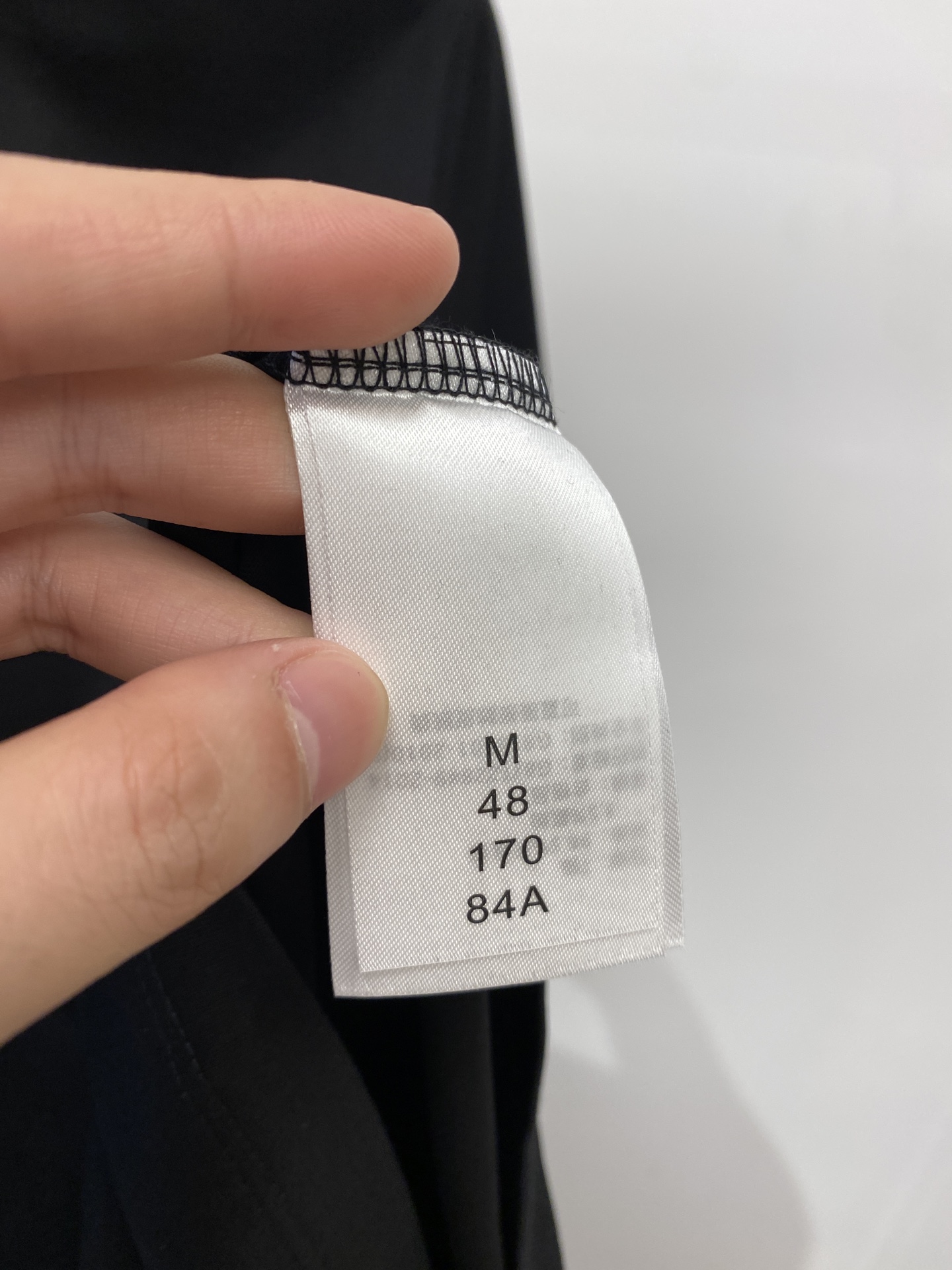 DG、2025新品短袖T恤，帅气时尚，胸前顶级印胶字母logo，简约百搭款。面料棉 不仅挺括，保持潮流的