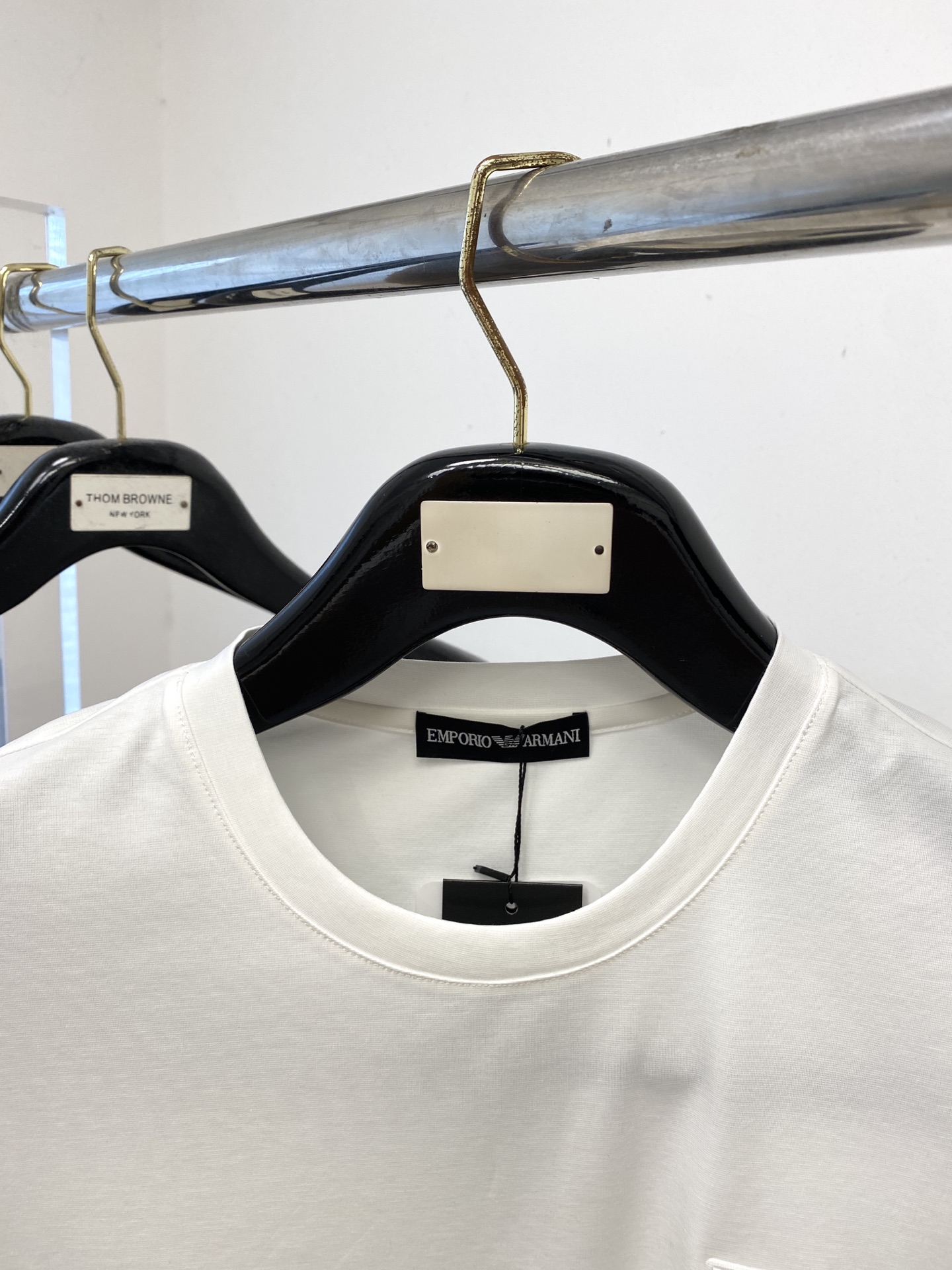 阿玛尼、2025新品短袖T恤，帅气时尚，胸前设计凹凸印胶图案logo，简约百搭款。面料棉 不仅挺括，保持