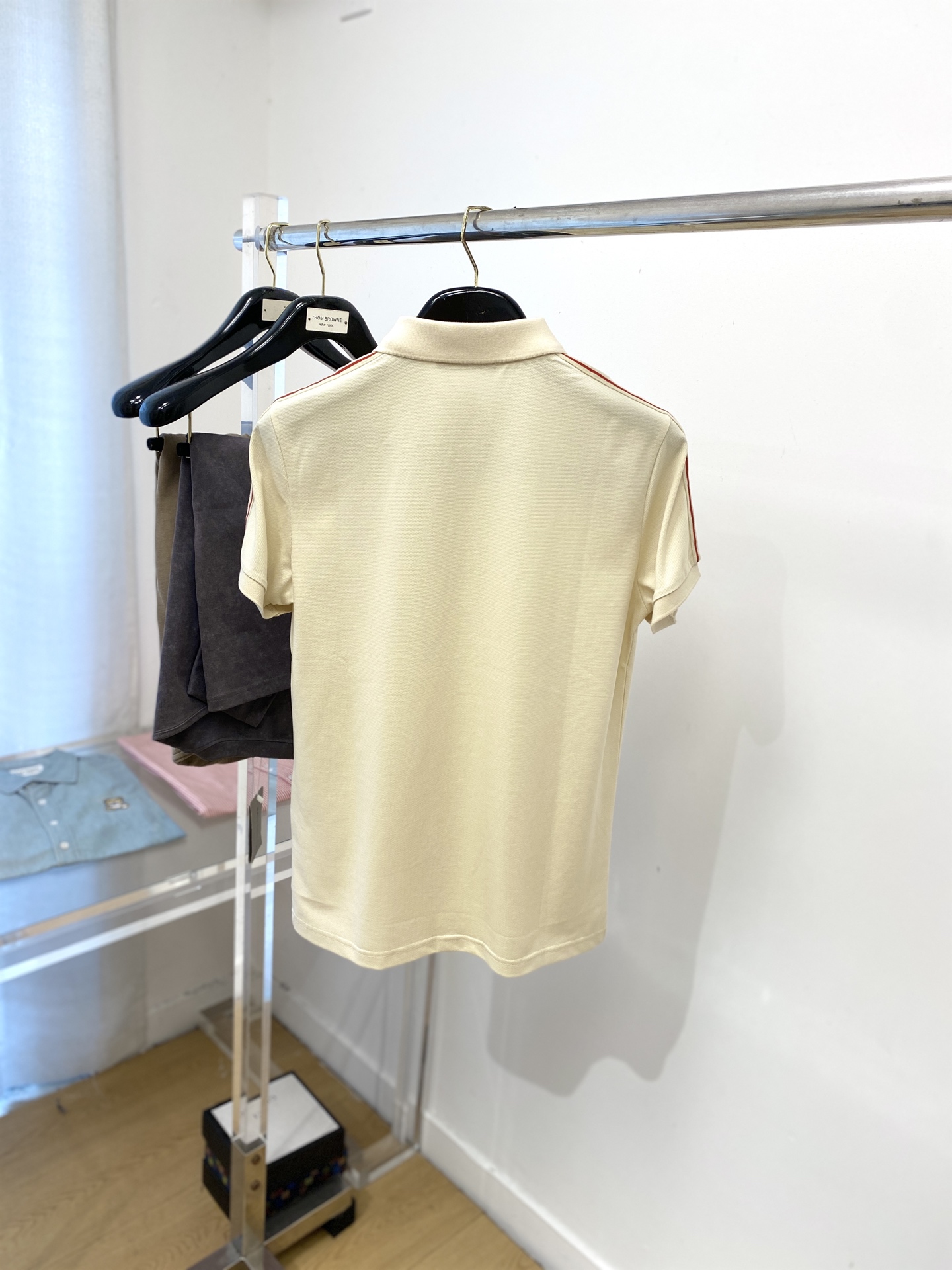 古奇、2025新品短袖T恤，帅气时尚，胸前精致刺绣字母logo，简约百搭款。面料棉 不仅挺括，保持潮流的