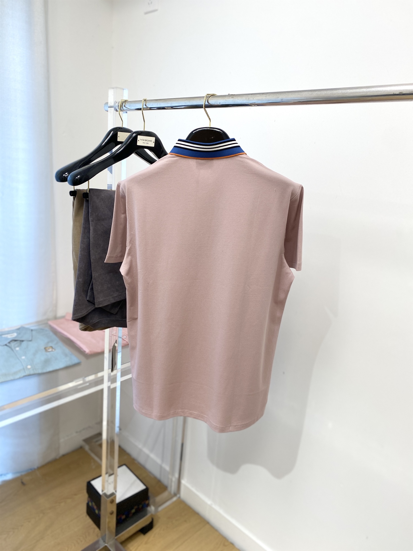 巴宝莉、2025新品短袖T恤，帅气时尚，胸前精致刺绣图案logo，简约百搭款。面料棉 不仅挺括，保持潮流