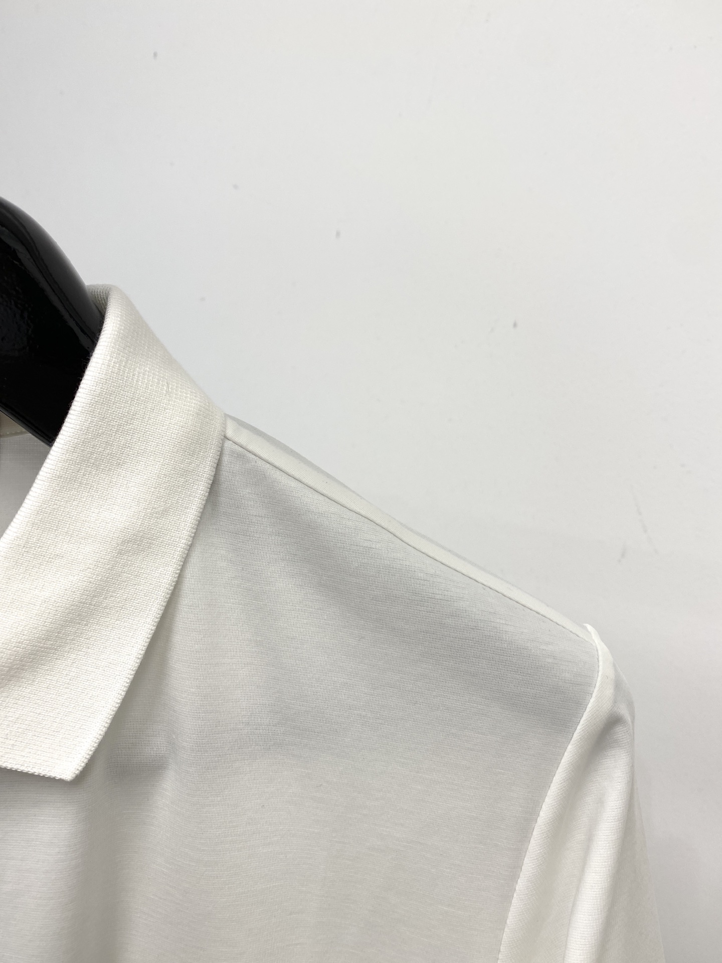 DG、2025新品短袖T恤，帅气时尚，胸前顶级印胶字母logo，简约百搭款。面料棉 不仅挺括，保持潮流的