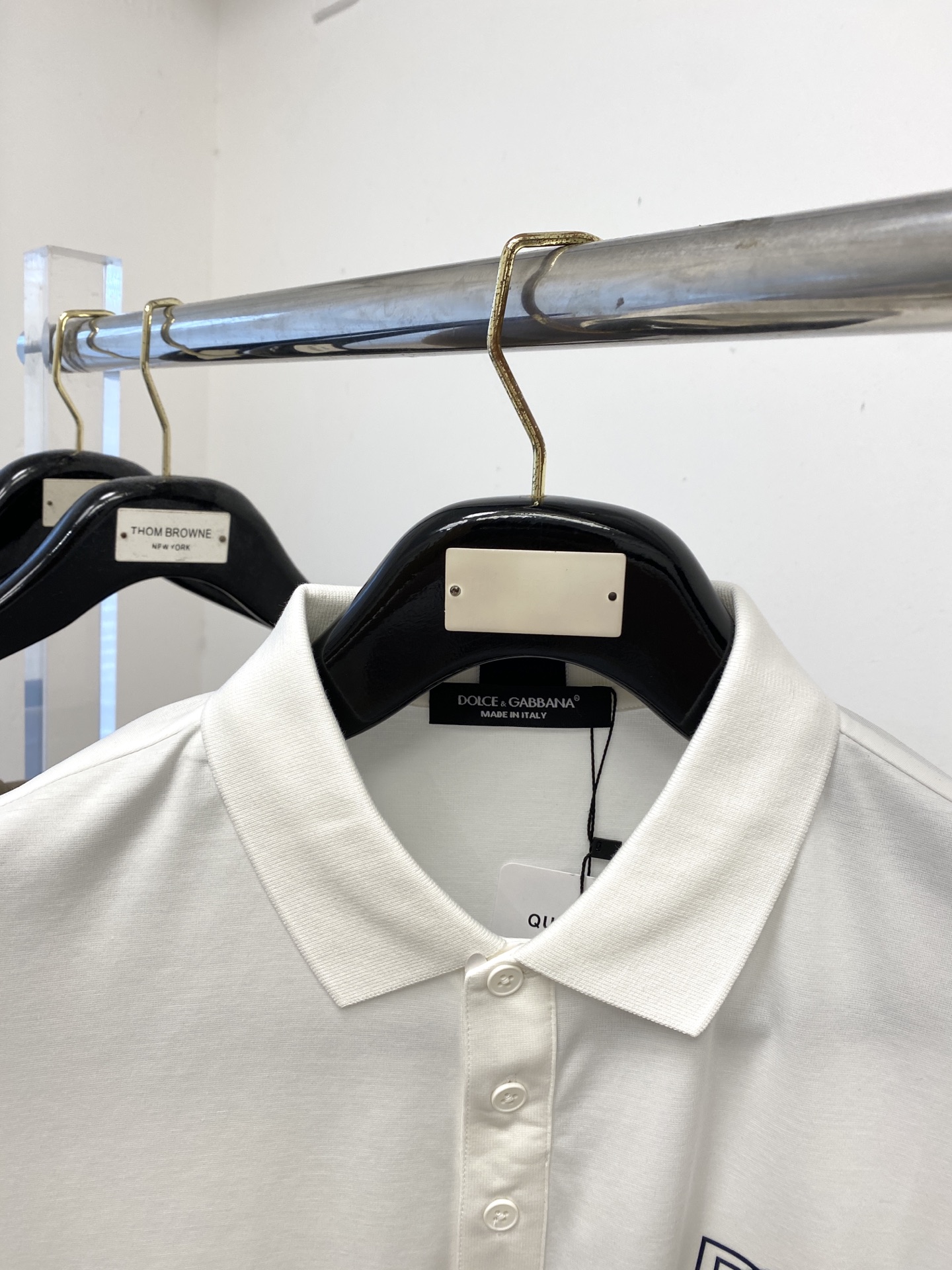 DG、2025新品短袖T恤，帅气时尚，胸前顶级印胶字母logo，简约百搭款。面料棉 不仅挺括，保持潮流的