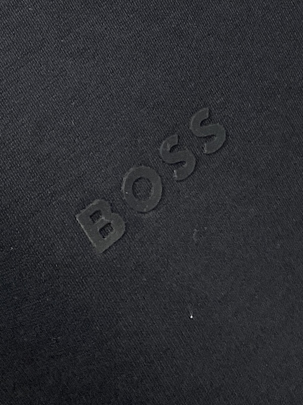 BOSS、2025新品短袖T恤，帅气时尚，胸前顶级印胶字母logo，简约百搭款。面料棉 不仅挺括，保持潮