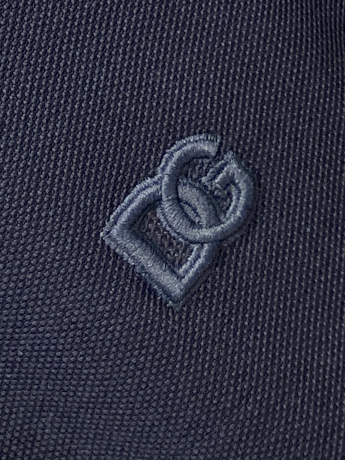 DG、2025新品短袖T恤，帅气时尚，胸前精致刺绣字母logo，简约百搭款。面料棉 不仅挺括，保持潮流的