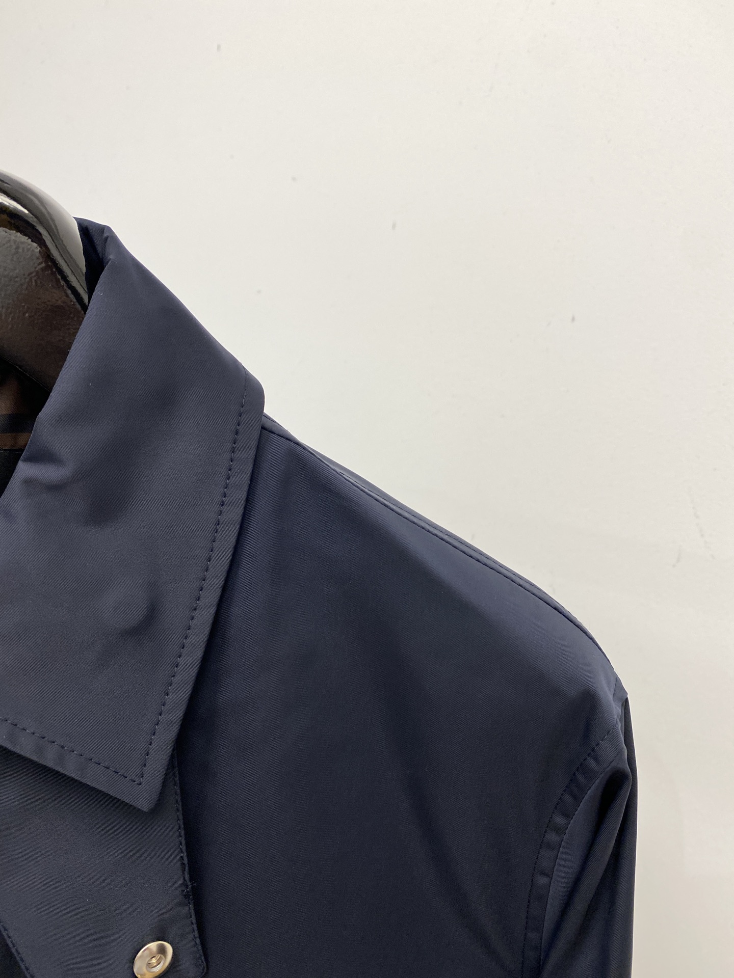 ￼ 芬迪、2025新品夹克外套，时尚帅气，简约百搭款，原版五金辅料logo，定制原版面料，不仅挺括，保持