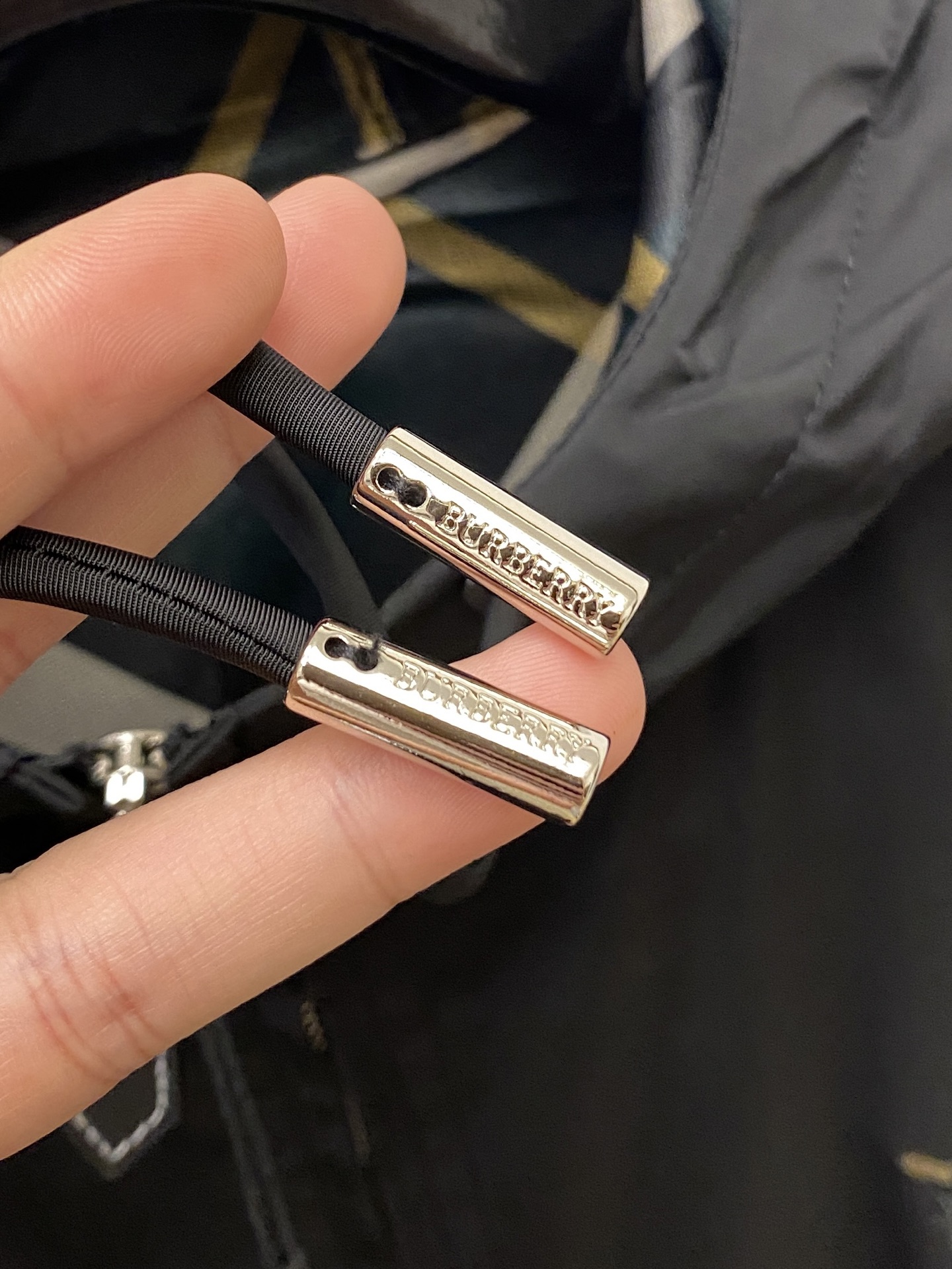 巴宝莉、2025新品夹克外套，时尚帅气，简约百搭款，胸前精致刺绣图案logo，定制原版面料，不仅挺括，保