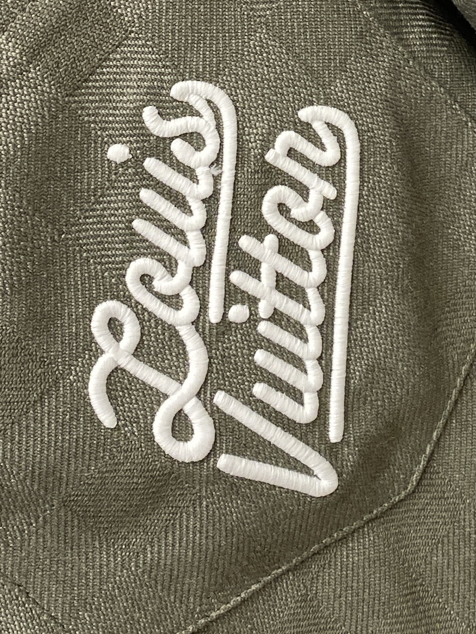 ￼路易威登、2025新品牛仔衬衫，时尚帅气，简约百搭款，定制原版面料，不仅挺括，保持潮流的廓形，又穿着舒