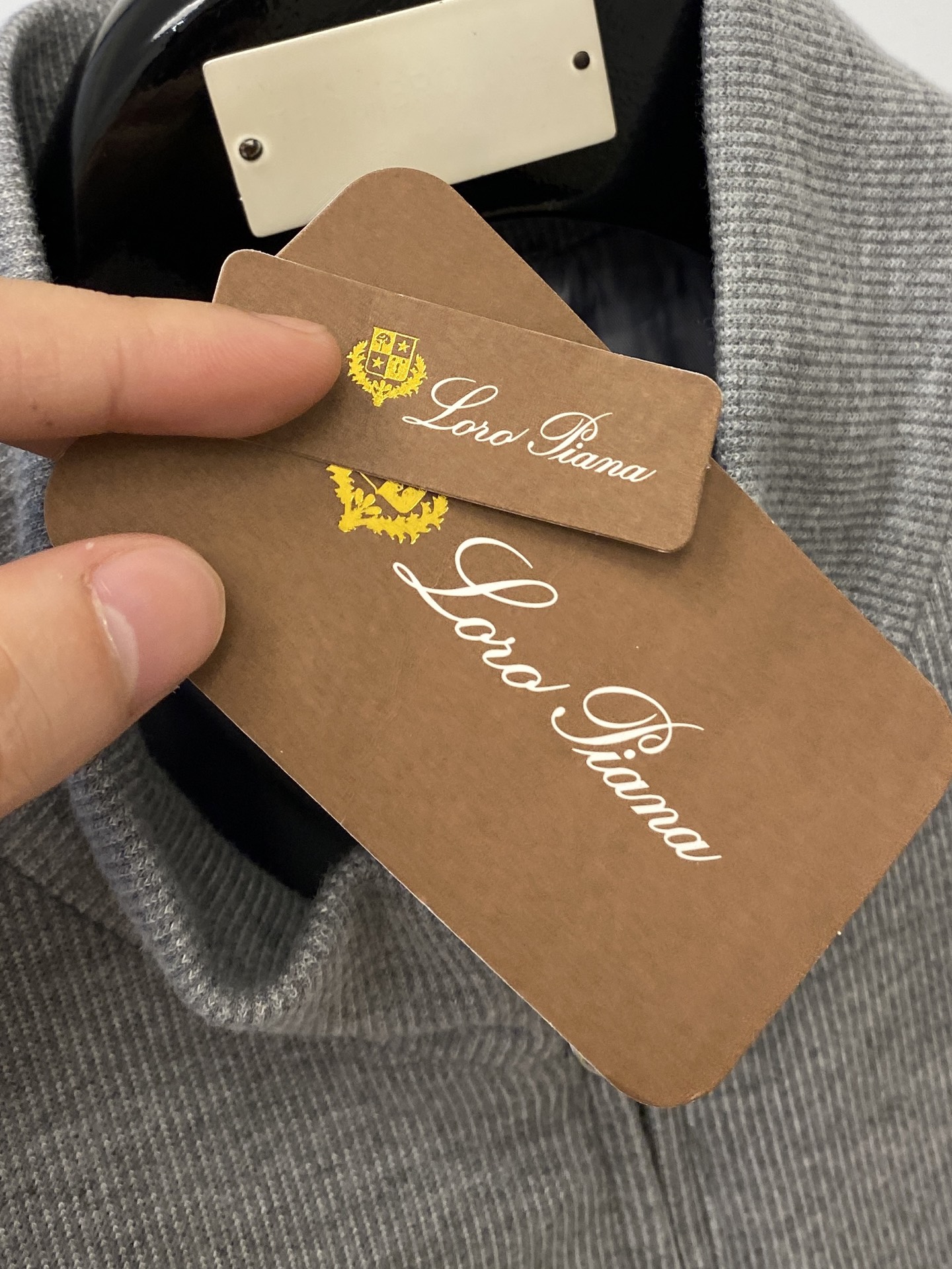 ￼ lP🆕、2025新品夹克马甲外套，时尚帅气，简约百搭款，胸前精致刺绣字母logo，定制原版面料，不仅