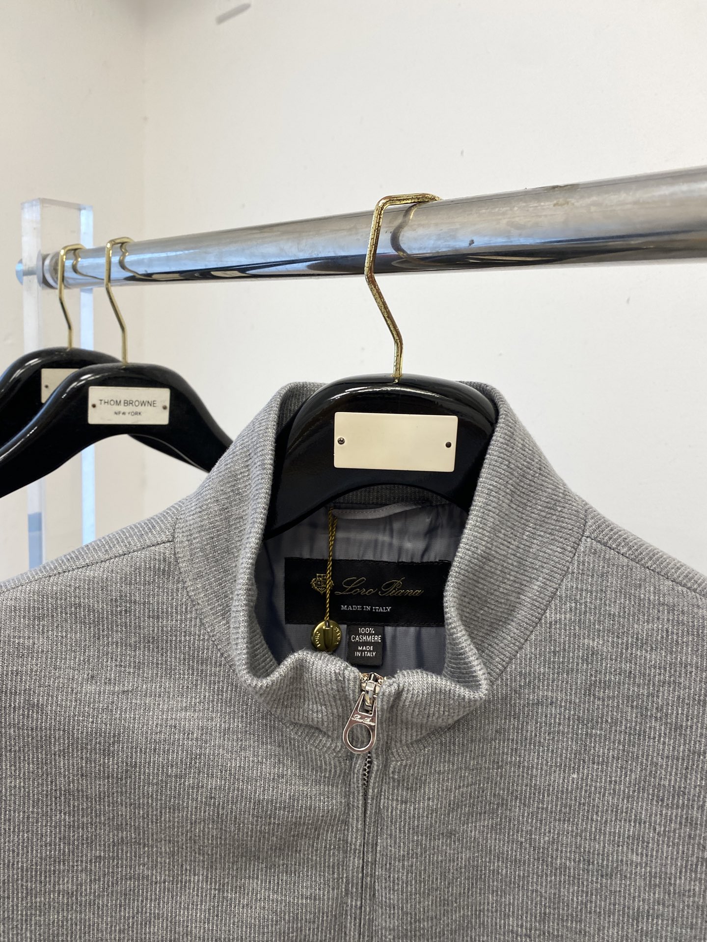 ￼ lP🆕、2025新品夹克马甲外套，时尚帅气，简约百搭款，胸前精致刺绣字母logo，定制原版面料，不仅