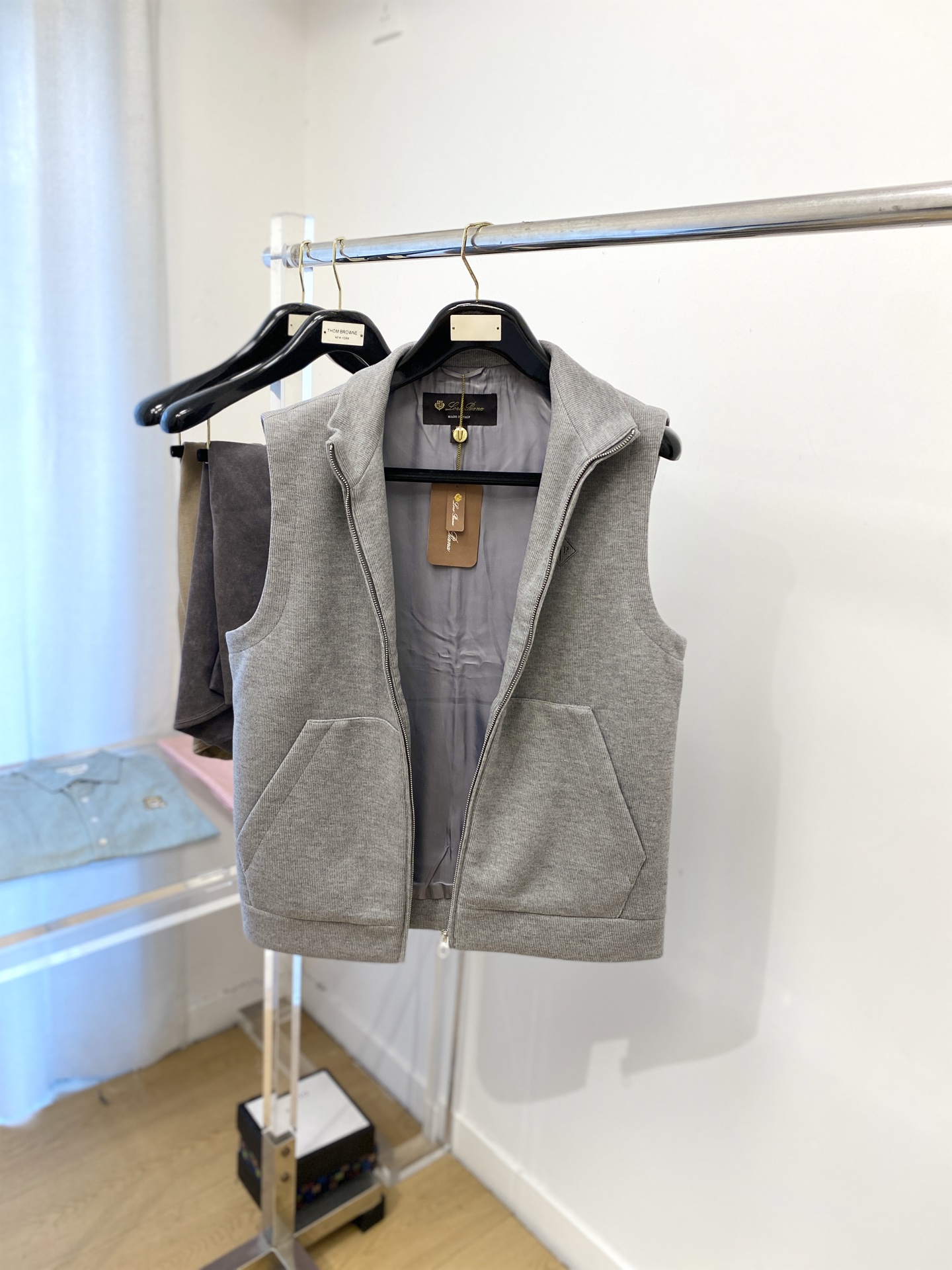 ￼ lP🆕、2025新品夹克马甲外套，时尚帅气，简约百搭款，胸前精致刺绣字母logo，定制原版面料，不仅