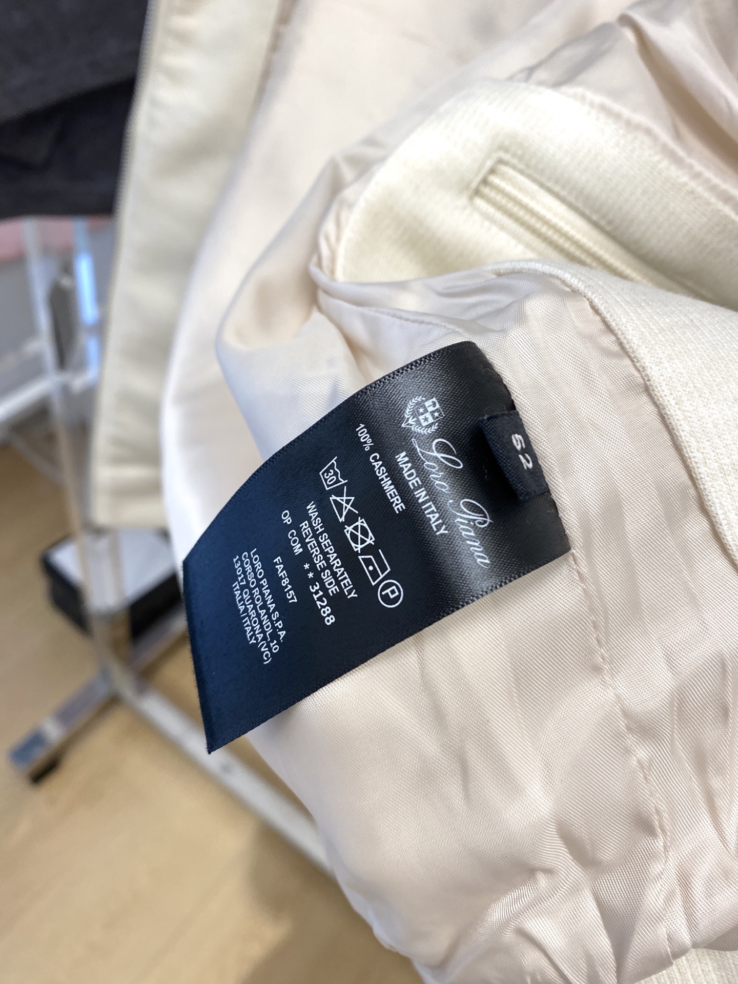 lP🆕、2025新品夹克马甲外套，时尚帅气，简约百搭款，胸前精致刺绣字母logo，定制原版面料，不仅挺括