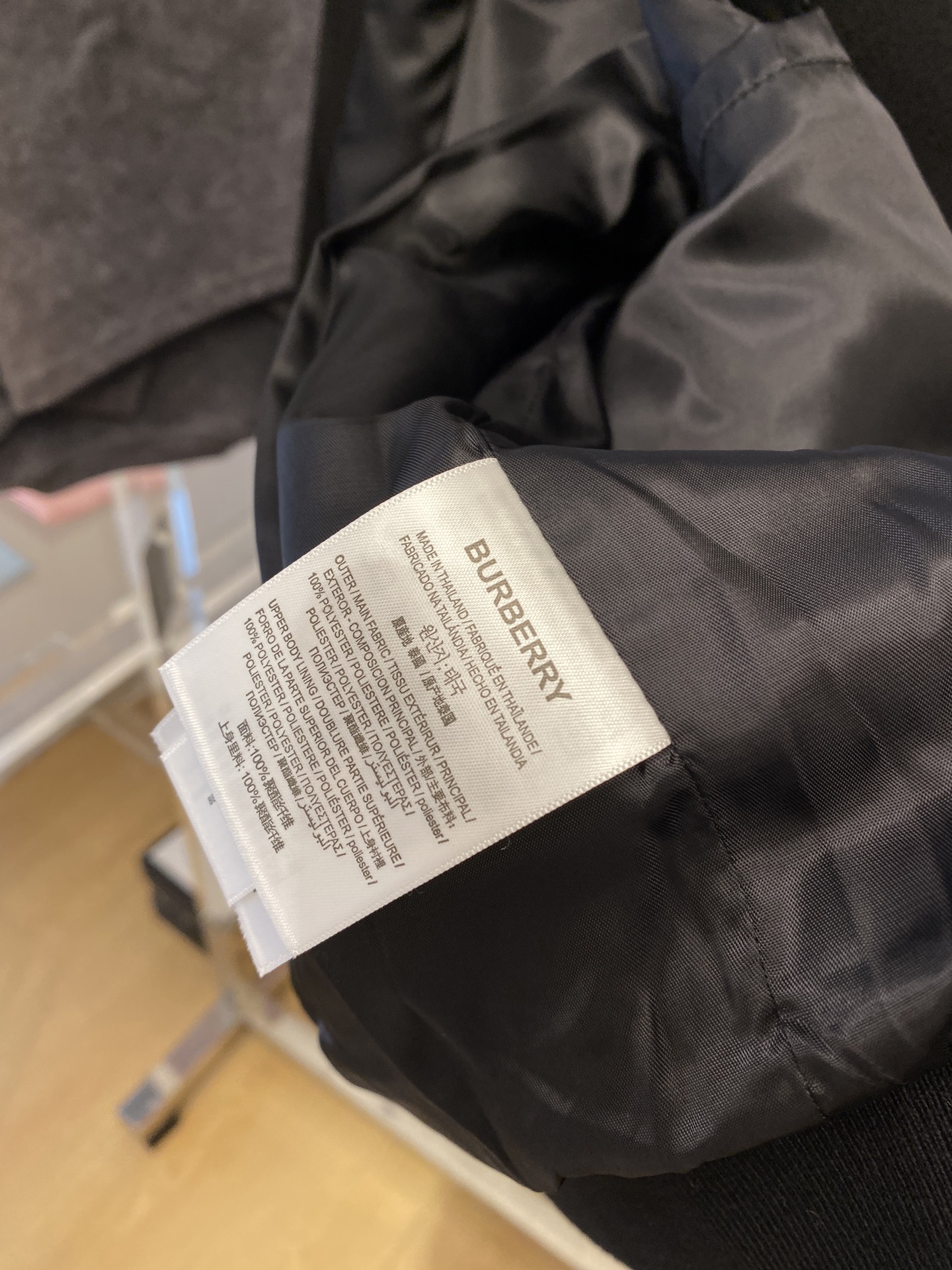 巴宝莉、2025新品夹克外套，时尚帅气，简约百搭款，胸前精致刺绣字母logo，定制原版面料，不仅挺括，保