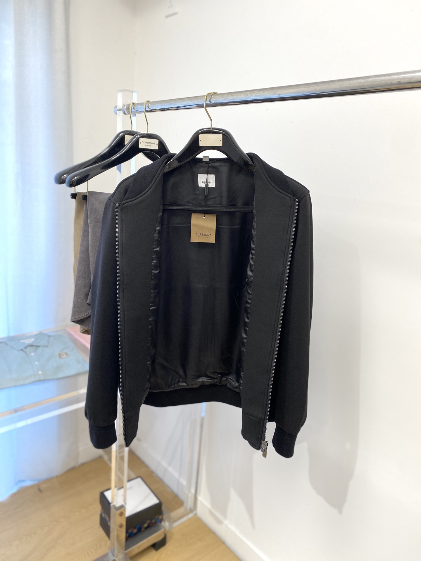 巴宝莉、2025新品夹克外套，时尚帅气，简约百搭款，胸前精致刺绣字母logo，定制原版面料，不仅挺括，保
