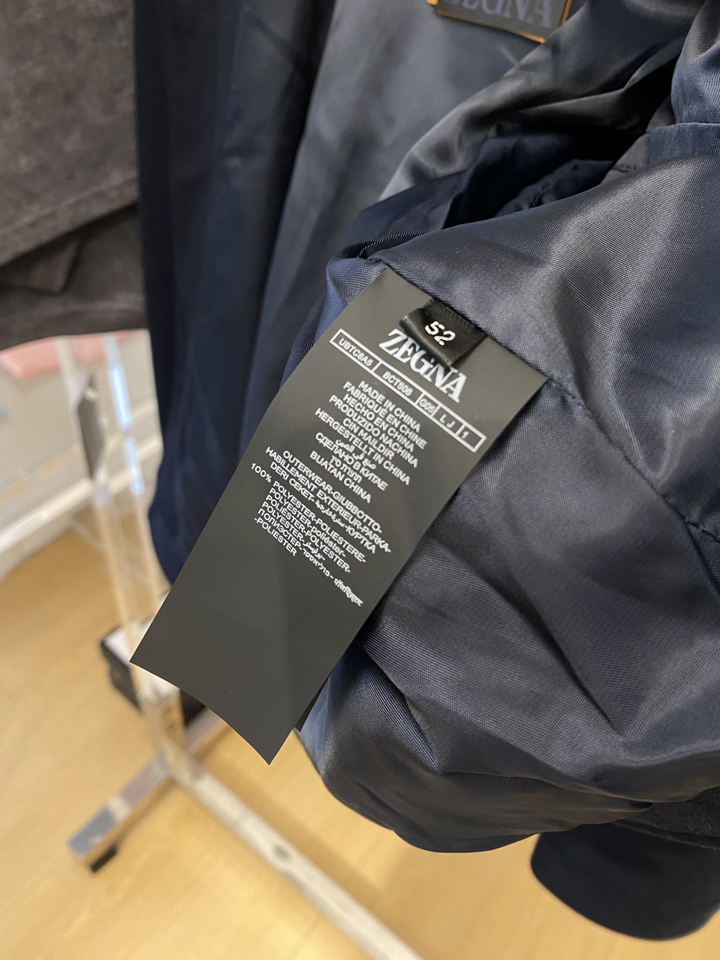 杰尼亚、2025新品夹克外套，时尚帅气，简约百搭款，原版辅料logo，定制原版面料，不仅挺括，保持潮流的