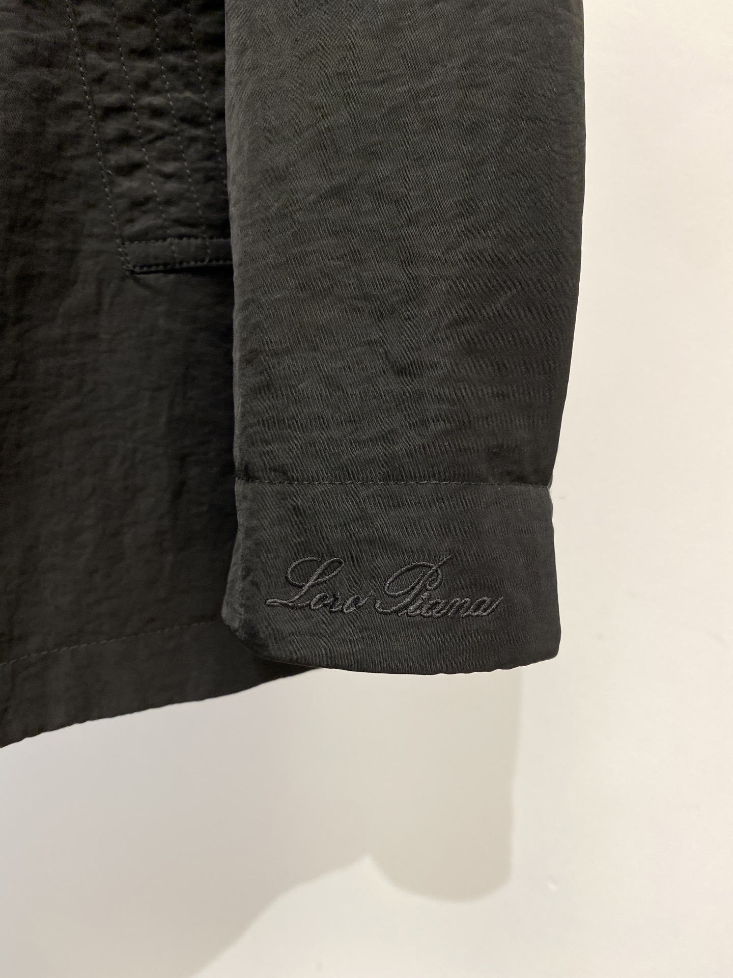 lP🆕、2025新品夹克外套，时尚帅气，简约百搭款，原版辅料logo，定制原版面料，不仅挺括，保持潮流的