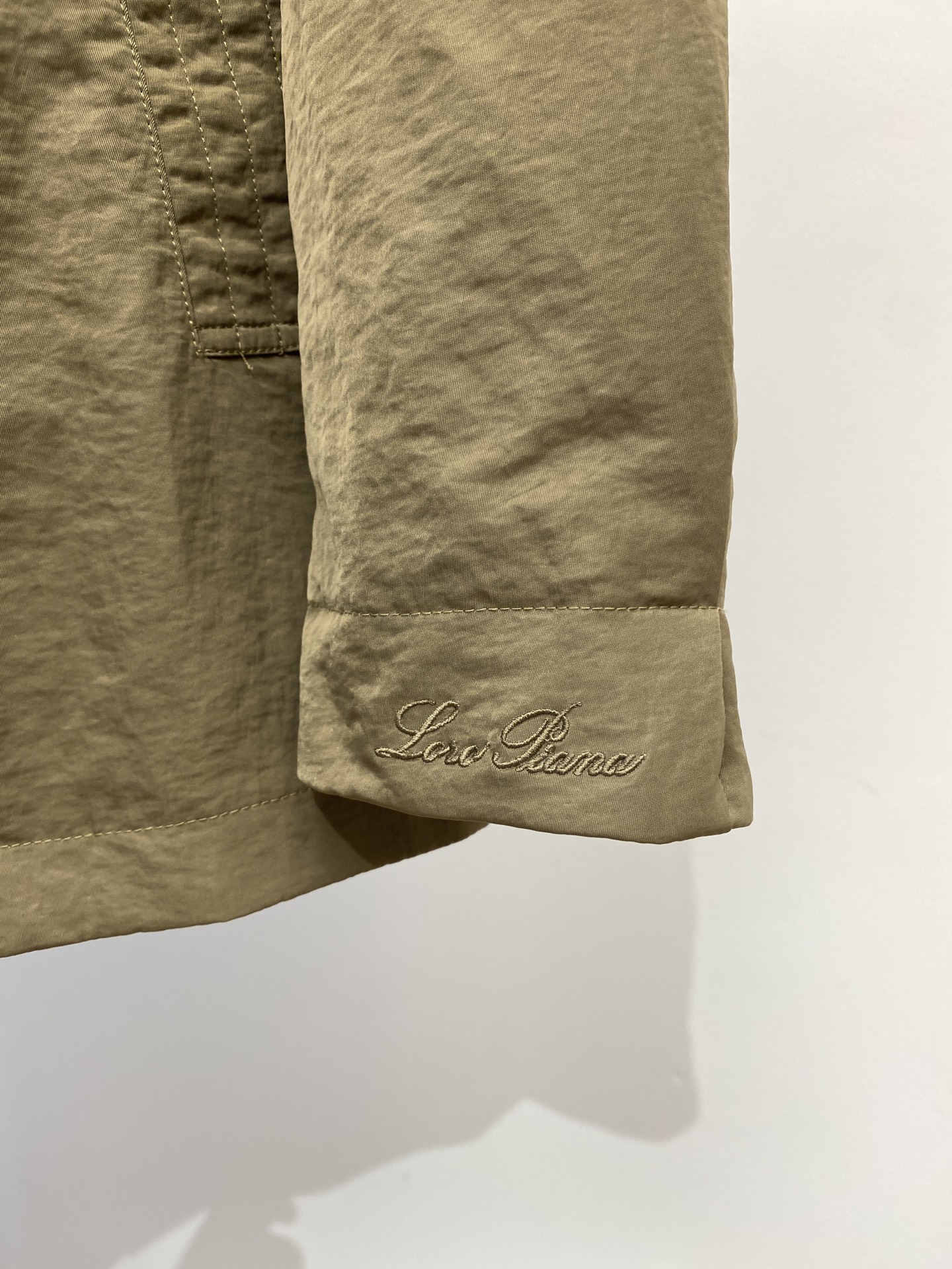 lP🆕、2025新品夹克外套，时尚帅气，简约百搭款，原版辅料logo，定制原版面料，不仅挺括，保持潮流的