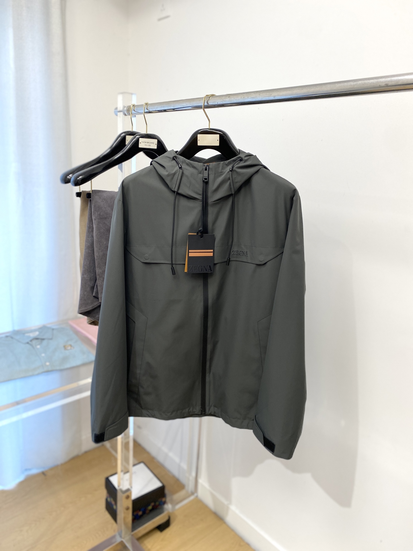 NO:516604,LP, 2025 new jacket jacket, fashionable and handsome, simple and versatile style, original auxiliary materials logo, customized original fabric, not only crisp, maintains the trendy silhouette, and is comfortable to wear, the yarn weaving is more delicate, the number M-3XL, loro piano, jackets & coats, jackets & coats, alexander wang19860909LP、2025新品夹克外套,时尚帅气,简约百搭款,原版辅料logo,定制原版面料,不仅挺括,保持潮流的廓形,又穿着舒适,纱织更细腻,码数M-3XL,,loro piana,jackets & coats,jackets & coats,alexander wang,Men's clothing