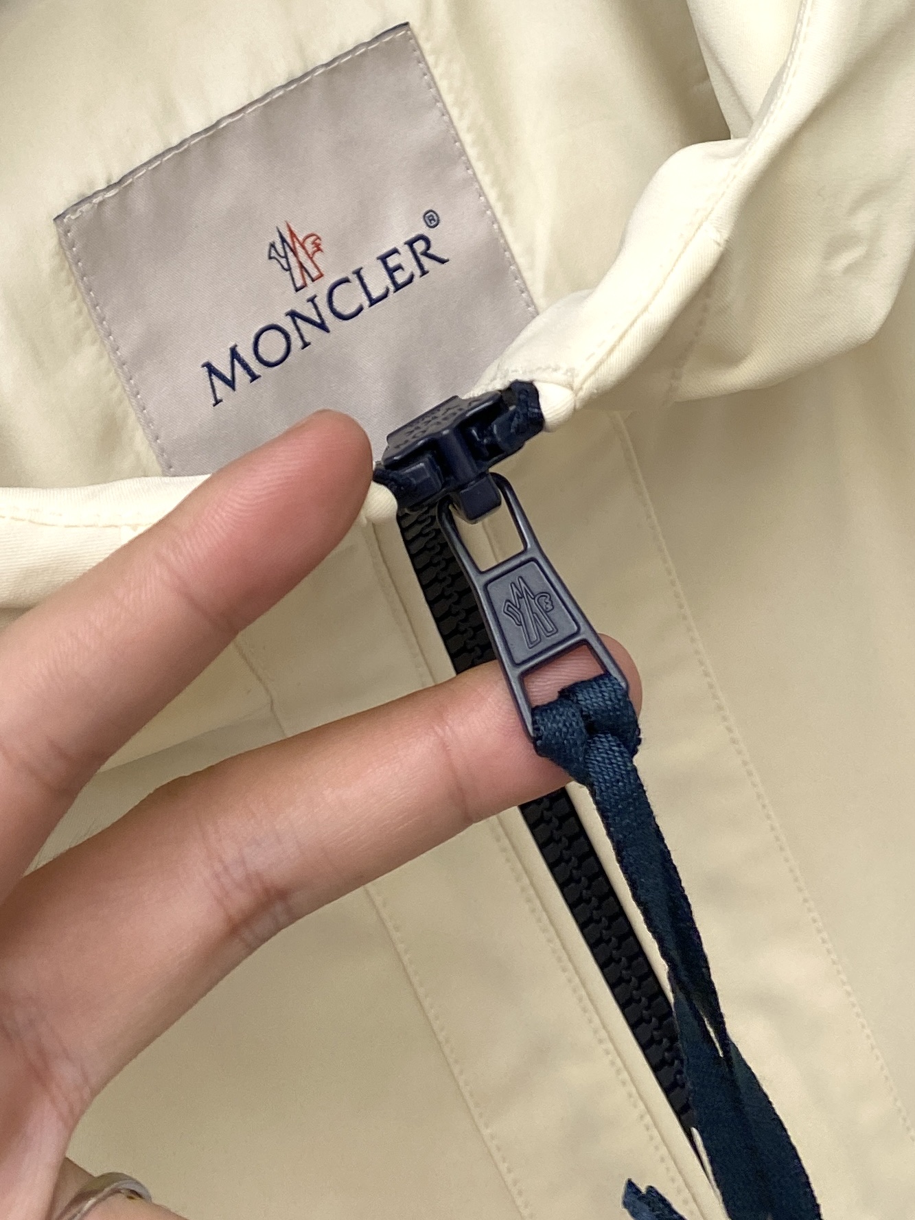 蒙口、2025新品夹克外套，时尚帅气，简约百搭款，袖口刺绣装饰图案logo，定制原版面料，不仅挺括，保持