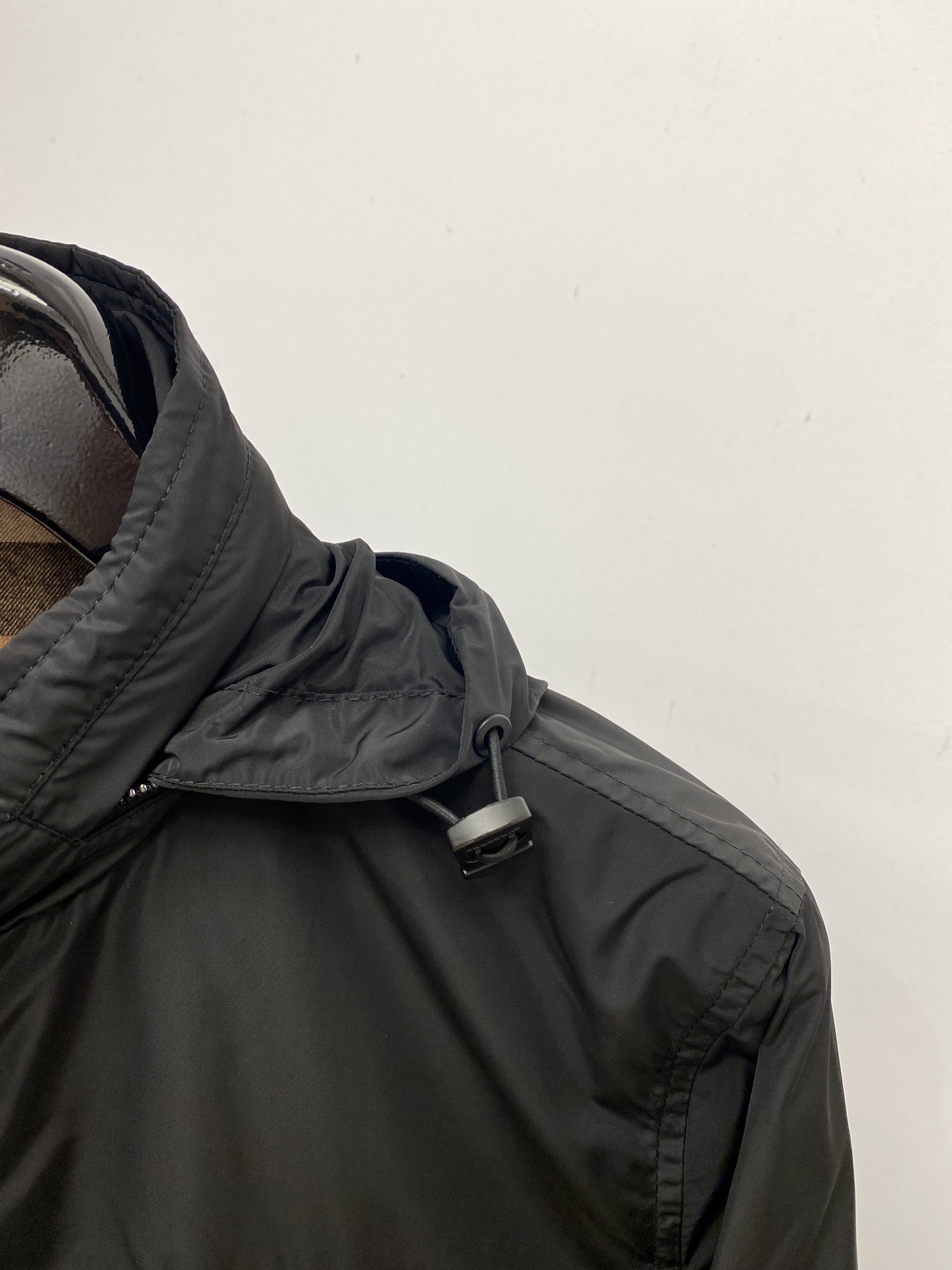 巴宝莉、2025新品夹克外套，时尚帅气，简约百搭款，胸前精致刺绣图案logo，定制原版面料，不仅挺括，保