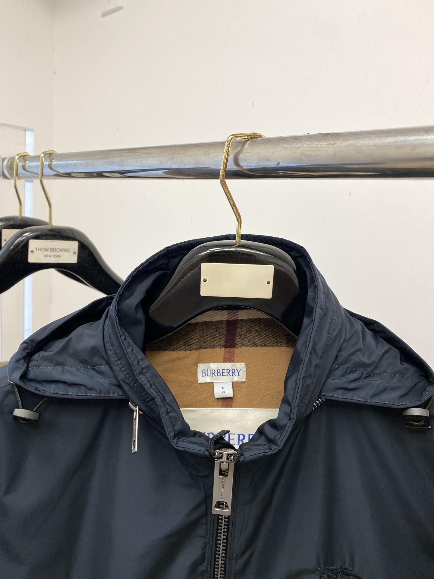 巴宝莉、2025新品夹克外套，时尚帅气，简约百搭款，胸前精致刺绣图案logo，定制原版面料，不仅挺括，保