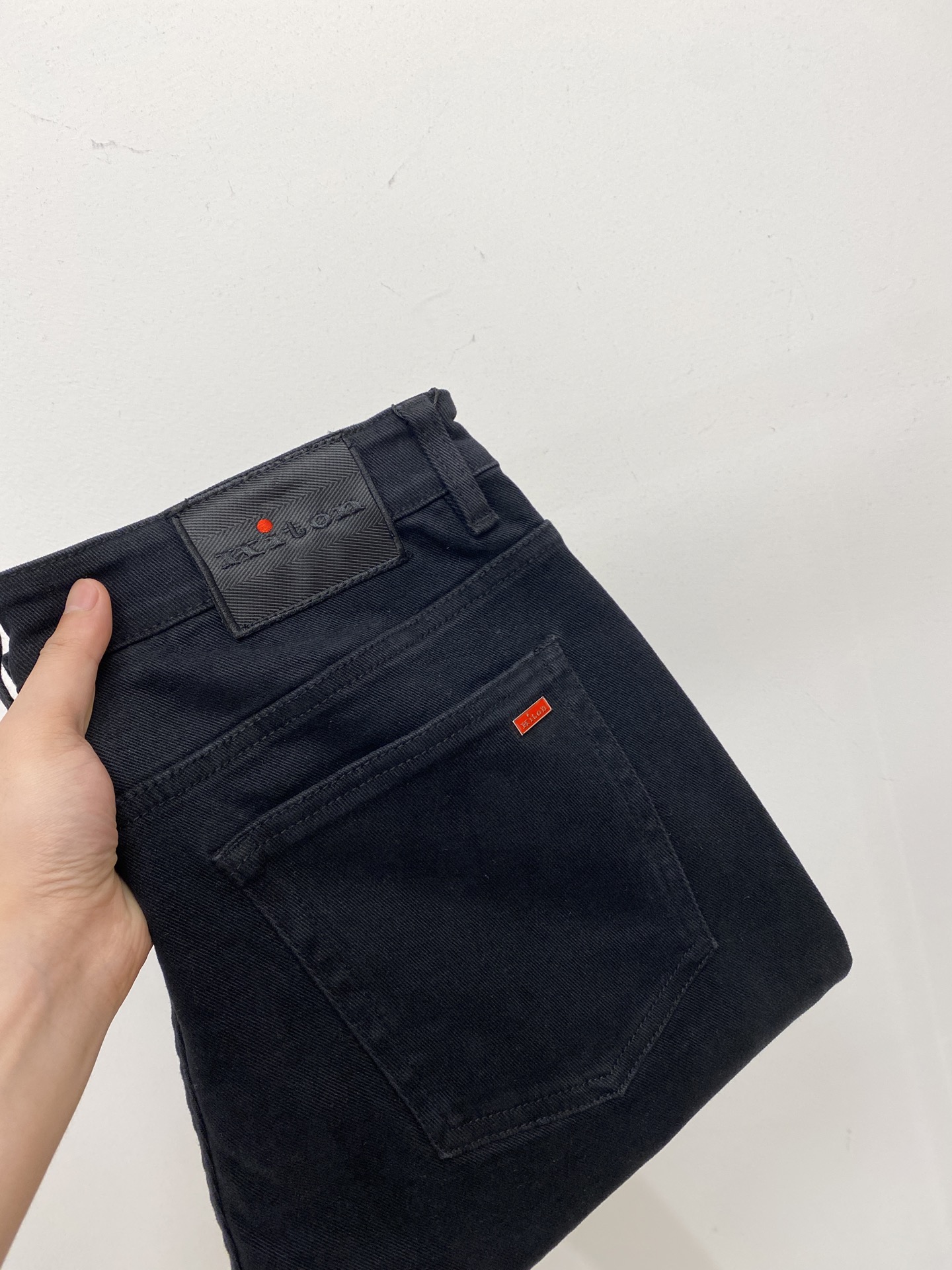 NO:518169,Kiton, 2025 latest products, special counters are available at the same time, original singles, washable casual jeans, imported original washable elastic fabric, comfortable and elastic, original hardware and auxiliary decorative logo, super positive style, extremely high grade, counter quality, fashionable and stylish upper body, 29-40, jeans, alexander wang19860909Kiton、2025最新品,专柜同步有售,原单狠货,水洗休闲牛仔裤,进口原版水洗弹力面料,舒适有弹性,原版五金辅料装饰logo,版型超正,档次极高,专柜品质,上身时尚有型,码数29-40,,jeans,alexander wang,Men's clothing