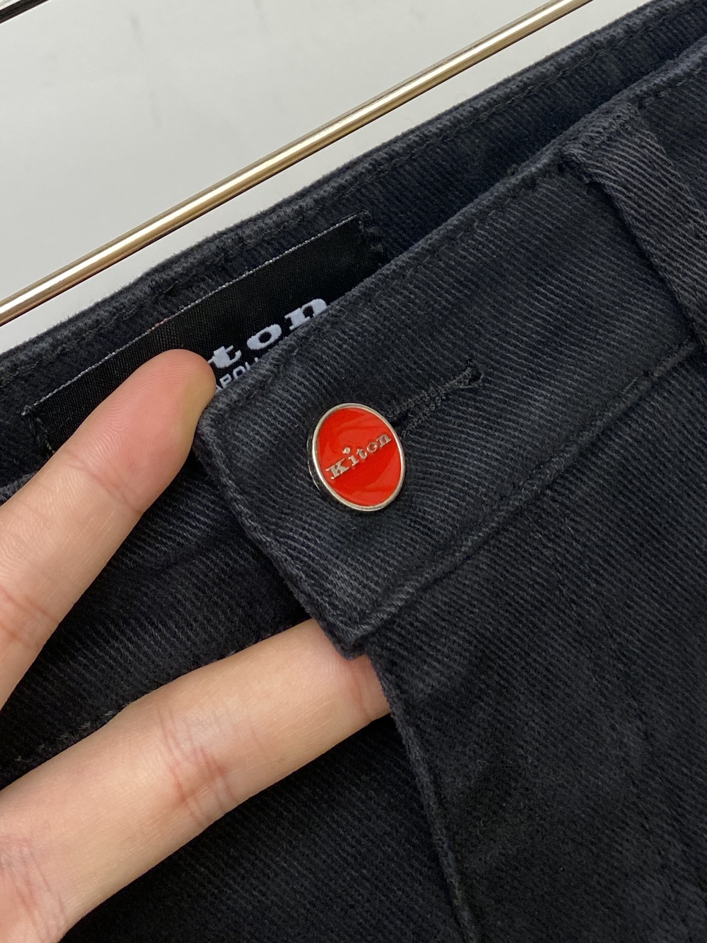 Kiton、2025最新品，专柜同步有售，原单狠货，水洗休闲牛仔裤，进口原版水洗弹力面料，舒适有弹性，原
