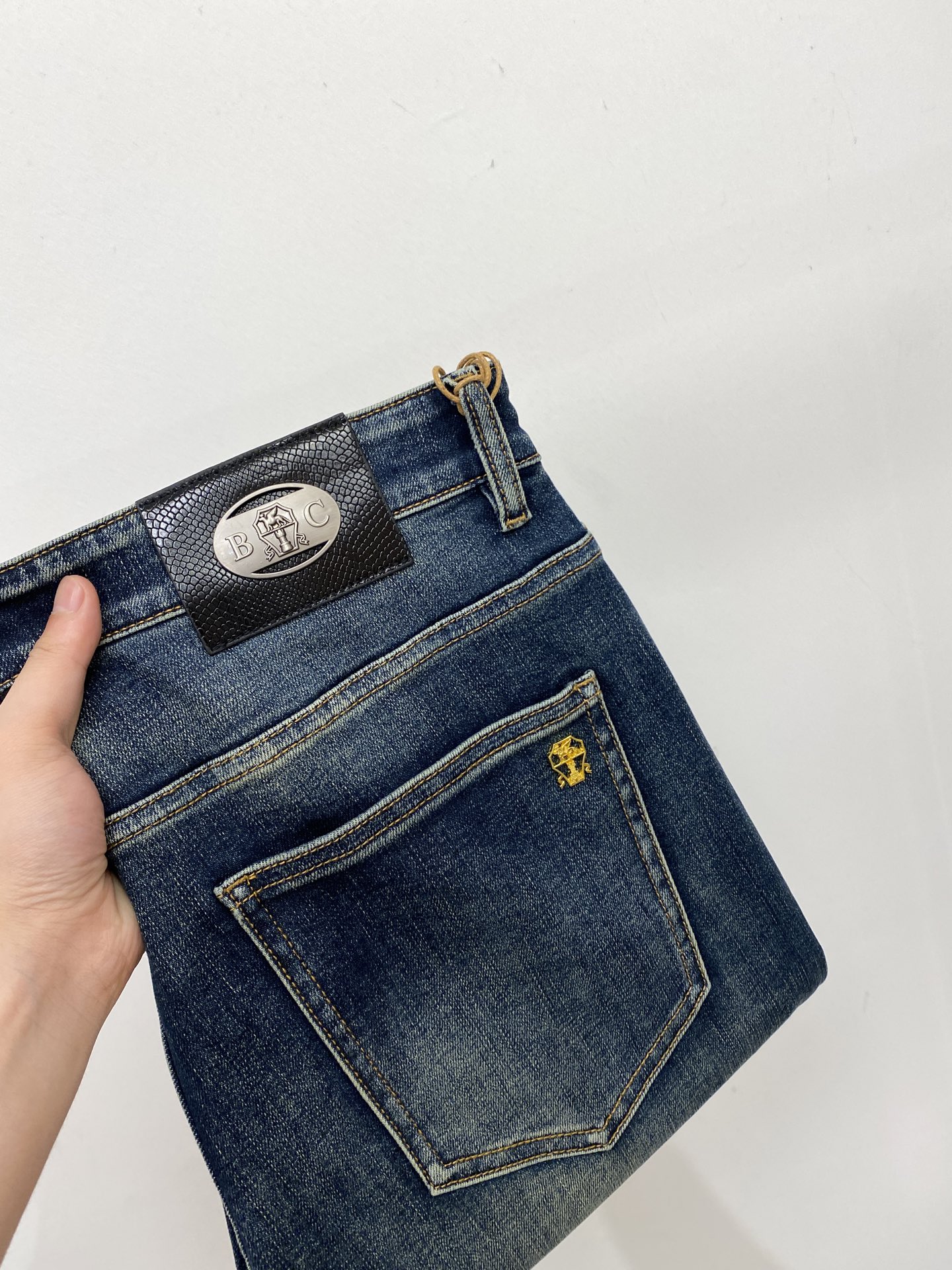 NO:518167,Brunello Cucinelli, the latest products in 2025, the counter is available at the same time, original singles, washable casual jeans, imported original washing elastic fabric, comfortable and elastic, original hardware and auxiliary decorative logo, super positive style, extremely high grade, counter quality, fashionable and stylish upper body, 29-40, brunello cucinelli, jeans, alexander wang19860909Brunello Cucinelli、2025最新品,专柜同步有售,原单狠货,水洗休闲牛仔裤,进口原版水洗弹力面料,舒适有弹性,原版五金辅料装饰logo,版型超正,档次极高,专柜品质,上身时尚有型,码数29-40,,brunello cucinelli,jeans,alexander wang,Men's clothing