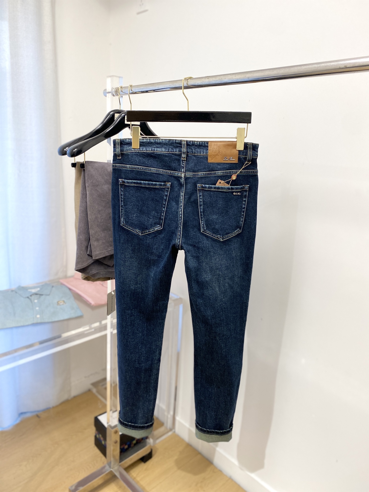 lP🆕、2025最新品，专柜同步有售，原单狠货，水洗休闲牛仔裤，进口原版水洗弹力面料，舒适有弹性，原版五