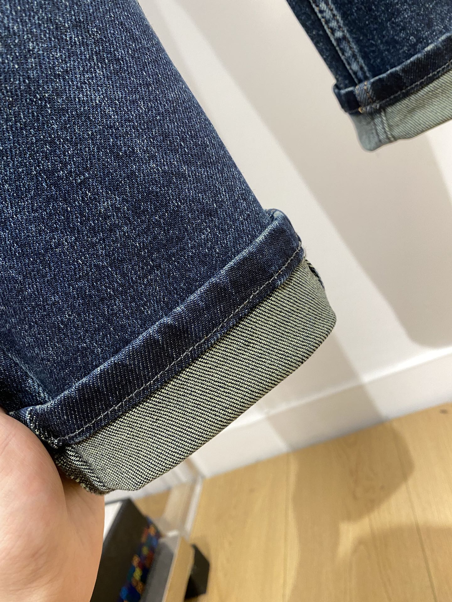 lP🆕、2025最新品，专柜同步有售，原单狠货，水洗休闲牛仔裤，进口原版水洗弹力面料，舒适有弹性，原版五