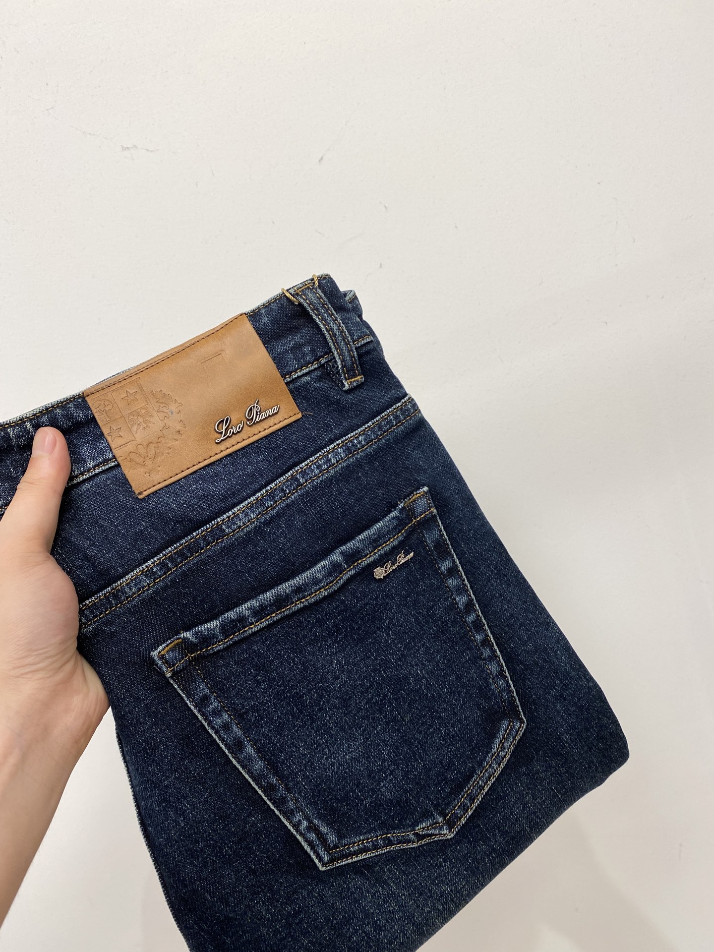 NO:518165,LP, 2025 latest products, special counters are available at the same time, original singles, washable casual jeans, imported original washable elastic fabric, comfortable and elastic, original hardware and auxiliary decorative logo, super positive style, extremely high grade, counter quality, fashionable and stylish upper body, 29-40, loro piana, jeans, alexander wang19860909LP、2025最新品,专柜同步有售,原单狠货,水洗休闲牛仔裤,进口原版水洗弹力面料,舒适有弹性,原版五金辅料装饰logo,版型超正,档次极高,专柜品质,上身时尚有型,码数29-40,,loro piana,jeans,alexander wang,Men's clothing