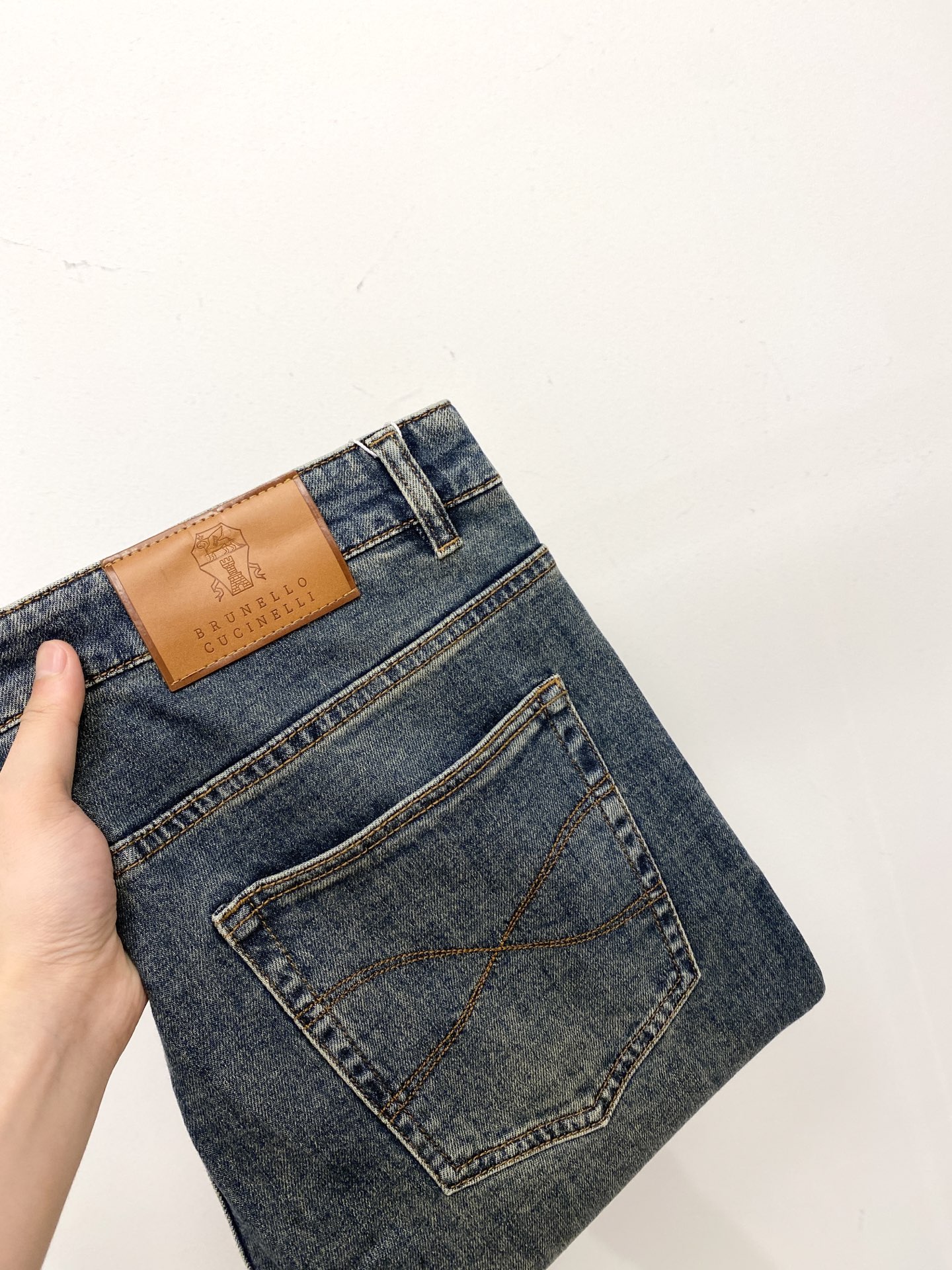 NO:518162,Brunello Cucinelli, 2025 latest products, special counters are available at the same time, original singles, washable casual jeans, imported original washable elastic fabric, comfortable and elastic, original hardware and auxiliary decorative logo, super positive style, extremely high grade, counter quality, fashionable and stylish upper body, 29-40, brunello cucinelli, jeans, alexander wang19860909Brunello Cucinelli、2025最新品,专柜同步有售,原单狠货,水洗休闲牛仔裤,进口原版水洗弹力面料,舒适有弹性,原版五金辅料装饰logo,版型超正,档次极高,专柜品质,上身时尚有型,码数29-40,,brunello cucinelli,jeans,alexander wang,Men's clothing