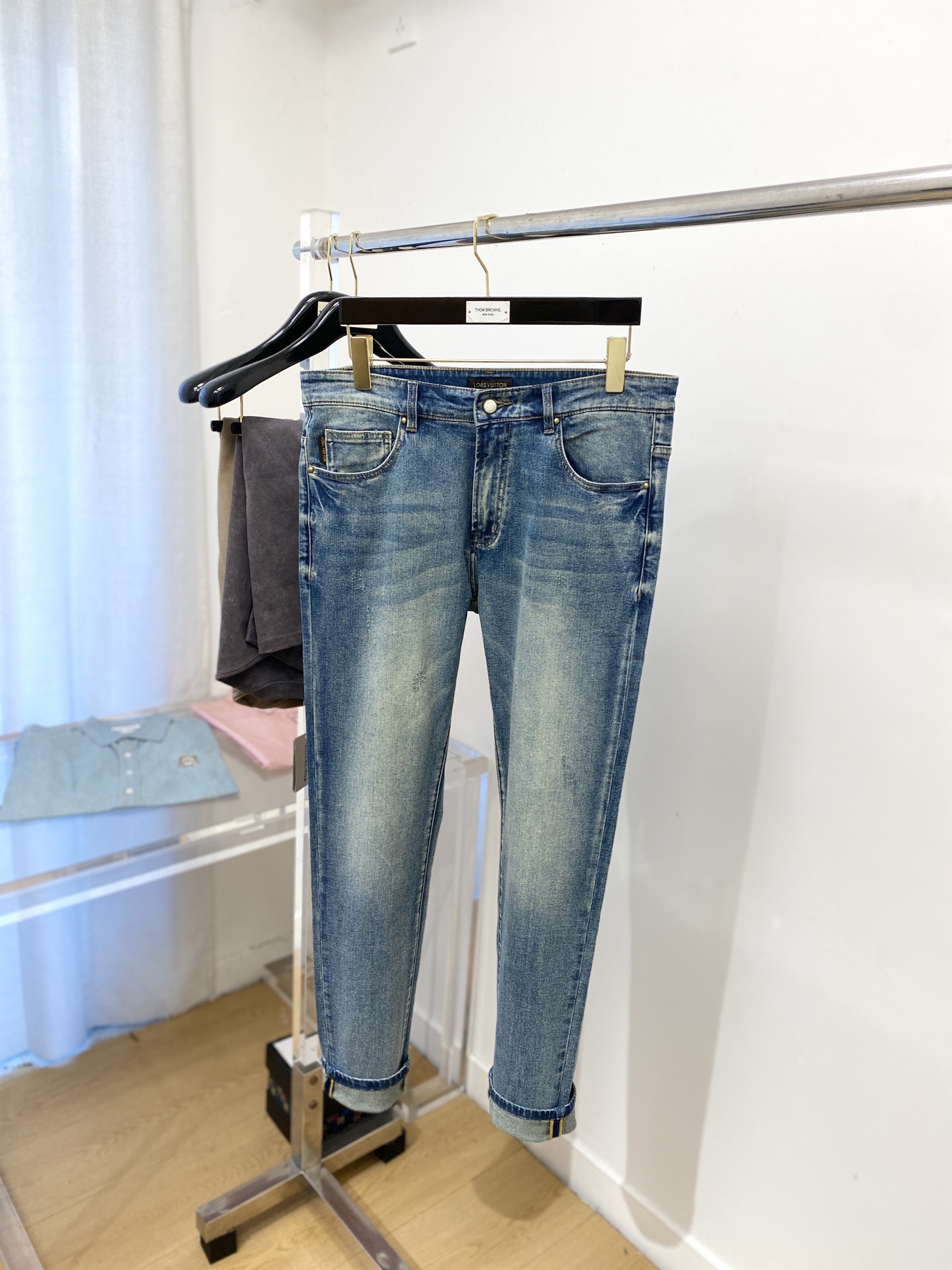 LV、2025最新品，专柜同步有售，原单狠货，水洗休闲牛仔裤，进口原版水洗弹力面料，舒适有弹性，原版五金