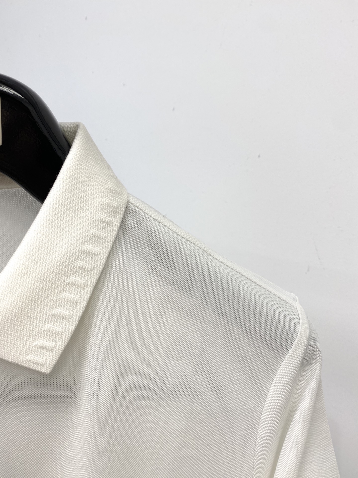 ￼ BOSS、2025新品短袖T恤，帅气时尚，胸前顶级印胶字母logo，简约百搭款。面料棉 不仅挺括，保