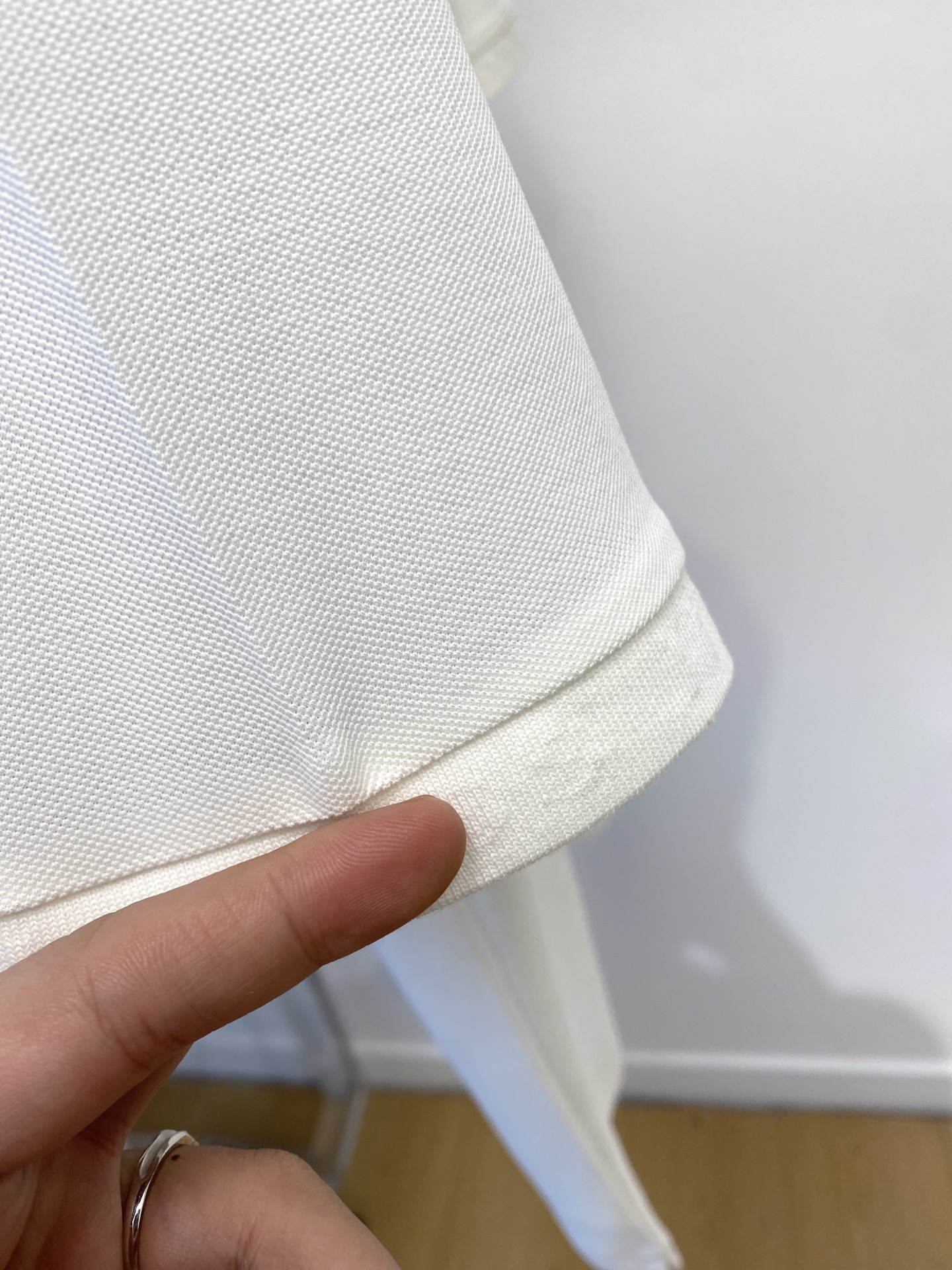 ￼ BOSS、2025新品短袖T恤，帅气时尚，胸前顶级印胶字母logo，简约百搭款。面料棉 不仅挺括，保