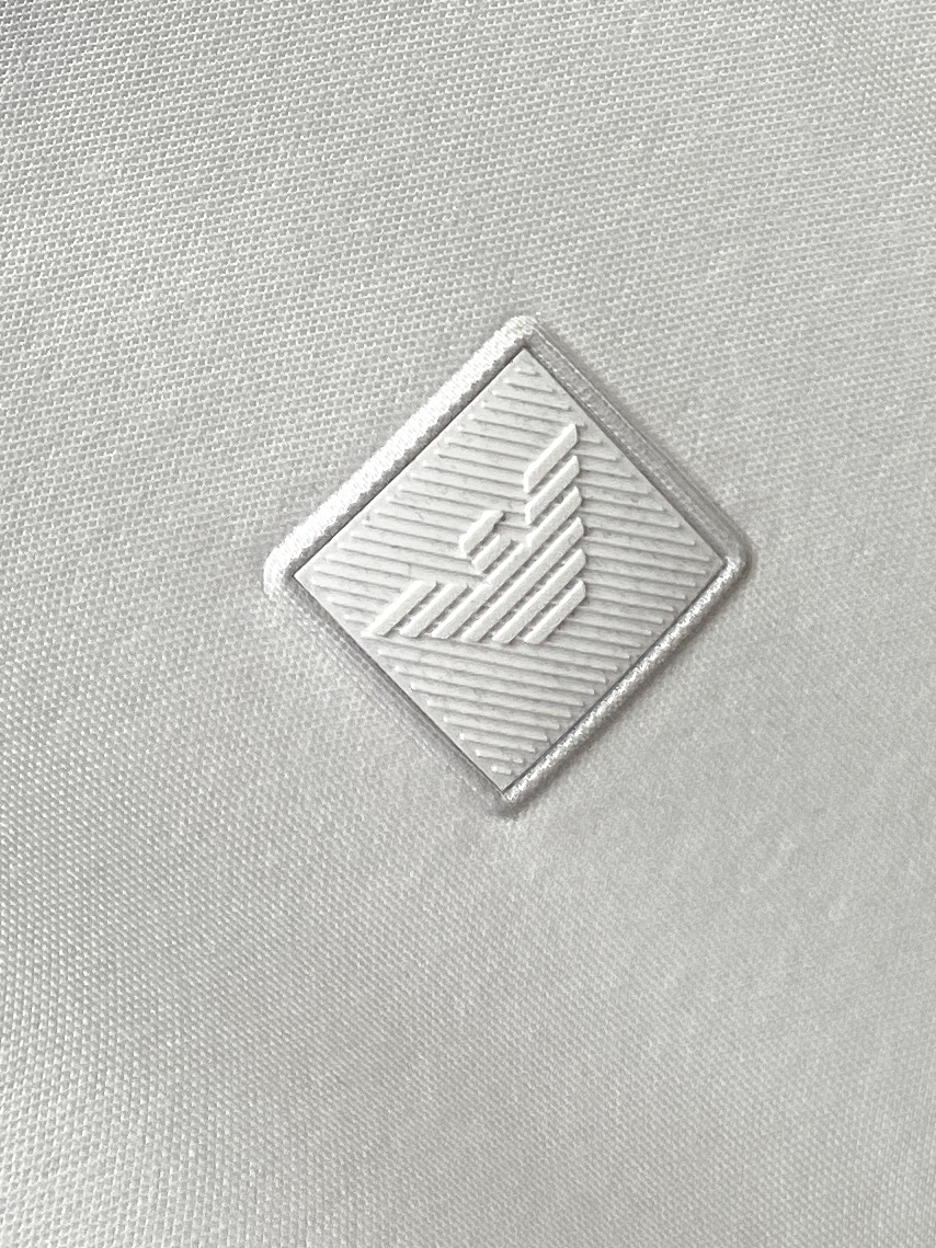 阿玛尼、2025新品短袖T恤，帅气时尚，胸前顶级凹凸印胶图案logo，简约百搭款。面料棉 不仅挺括，保持