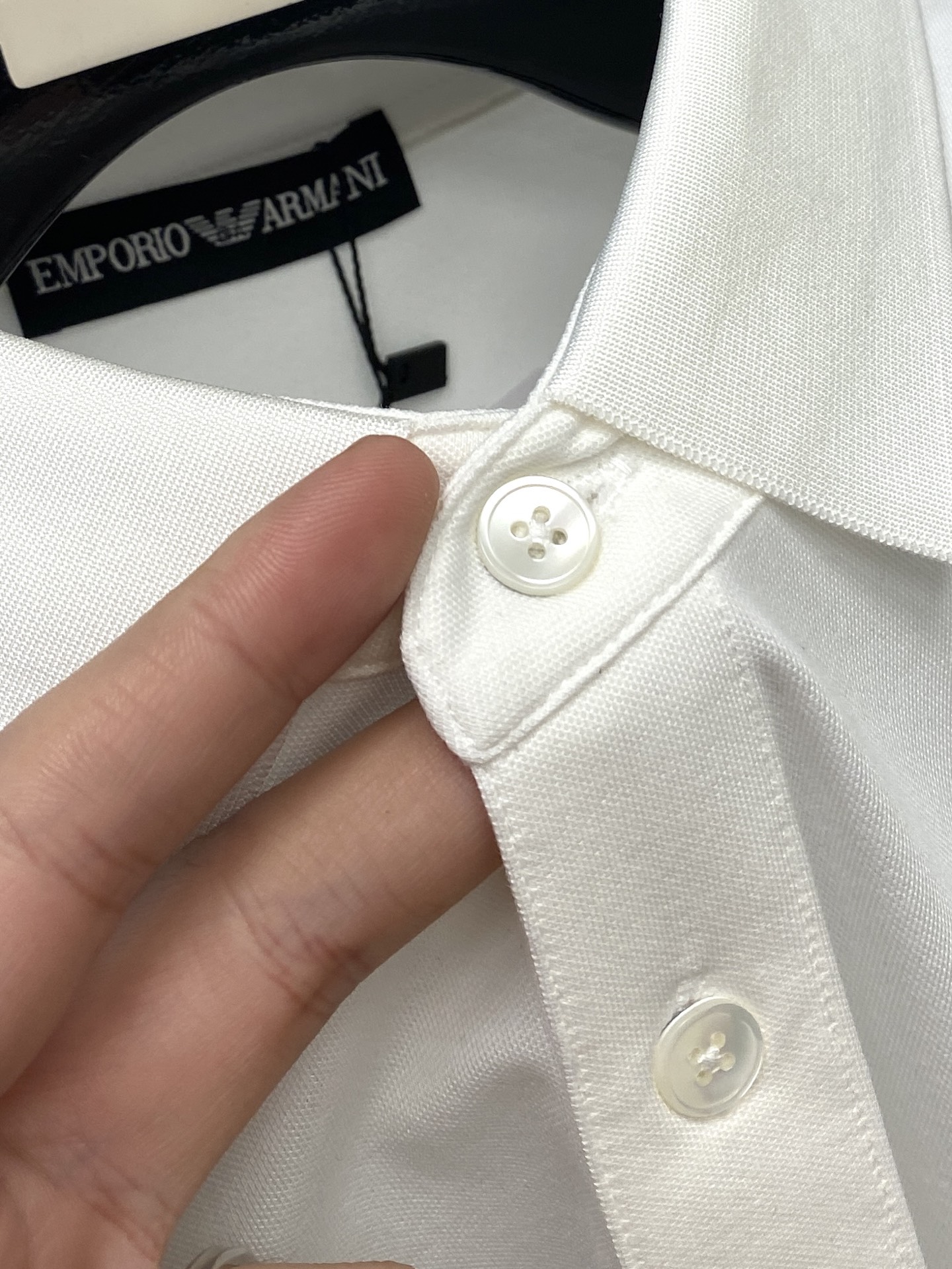 阿玛尼、2025新品短袖T恤，帅气时尚，胸前顶级凹凸印胶图案logo，简约百搭款。面料棉 不仅挺括，保持