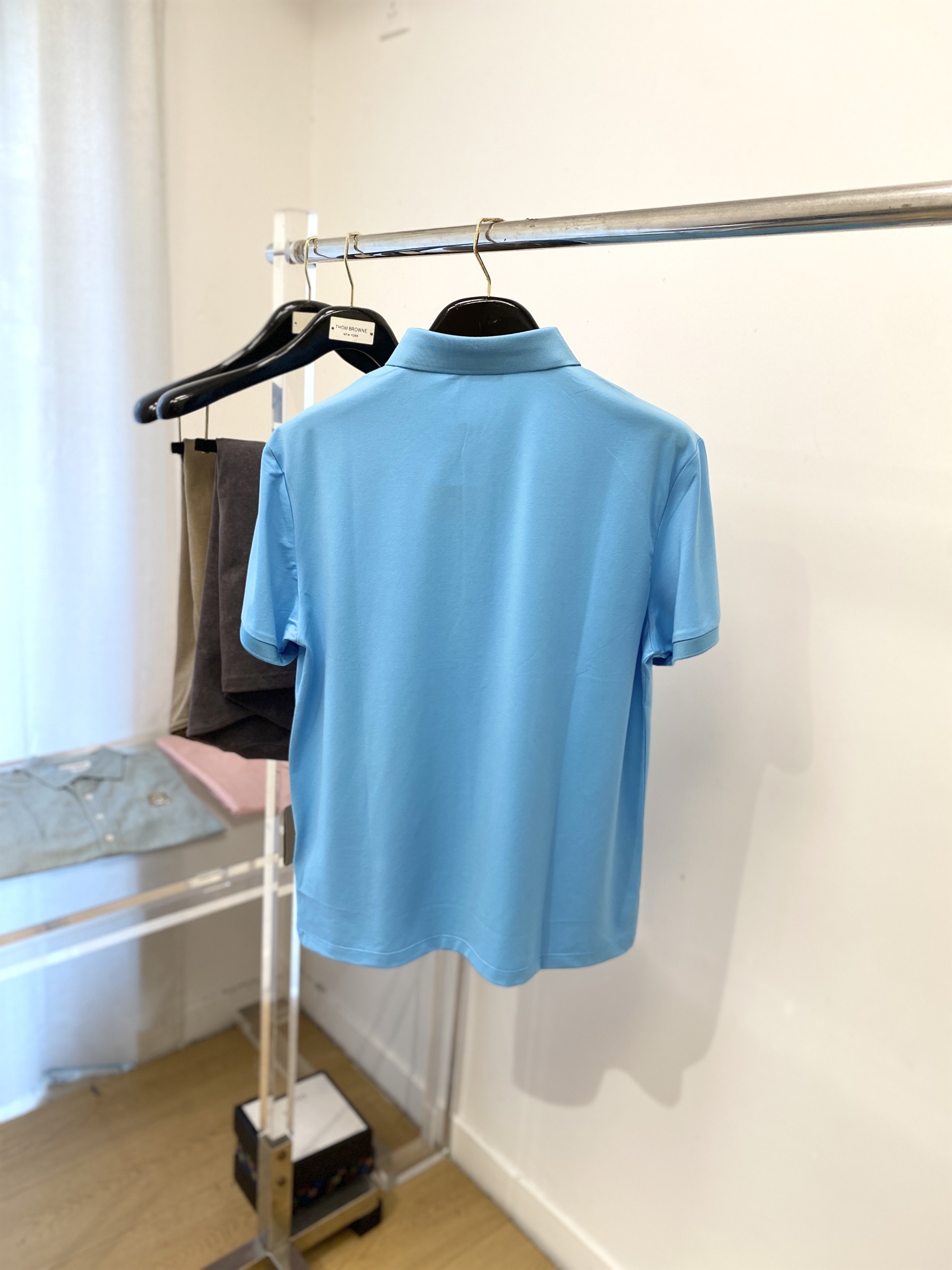 阿玛尼、2025新品短袖T恤，帅气时尚，胸前顶级凹凸印胶图案logo，简约百搭款。面料棉 不仅挺括，保持