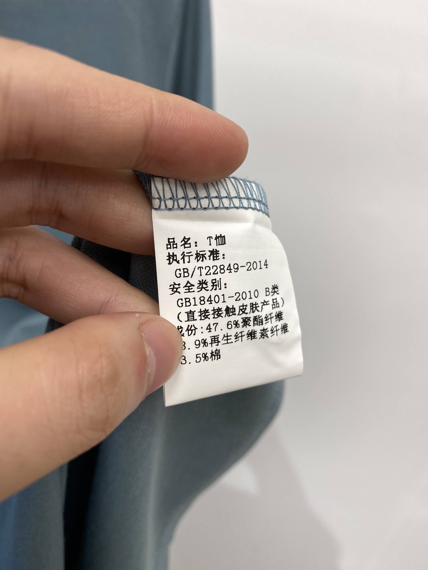 巴宝莉、2025新品短袖T恤，帅气时尚，胸前精致刺绣图案logo，简约百搭款。面料棉 不仅挺括，保持潮流