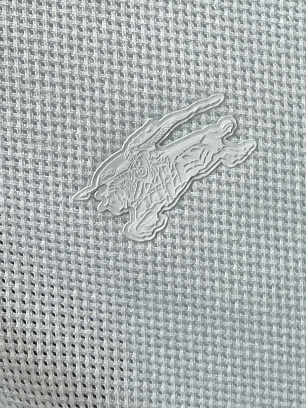 巴宝莉、2025新品短袖T恤，帅气时尚，胸前顶级印胶图案logo，简约百搭款。面料棉 不仅挺括，保持潮流