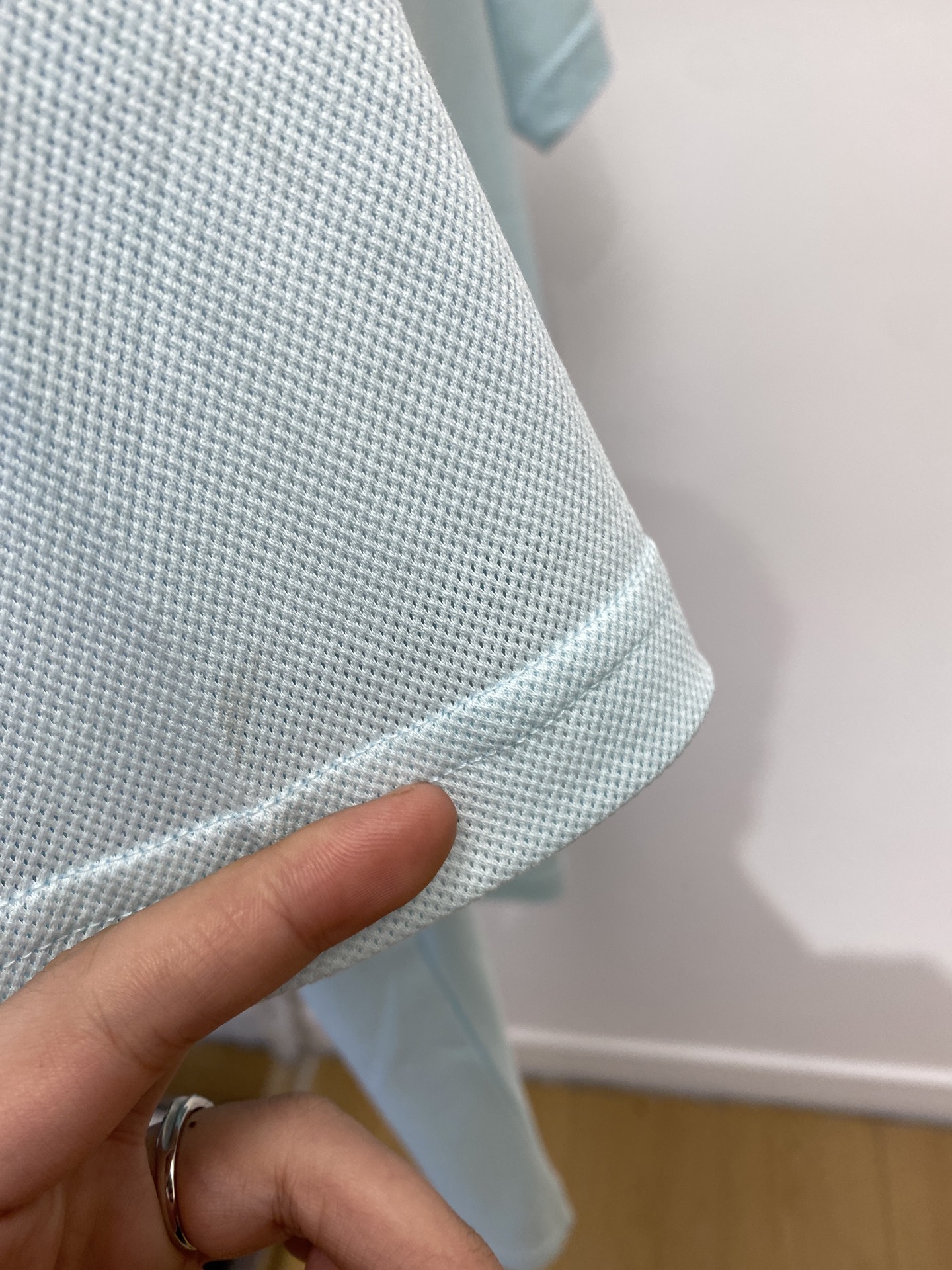 巴宝莉、2025新品短袖T恤，帅气时尚，胸前顶级印胶图案logo，简约百搭款。面料棉 不仅挺括，保持潮流