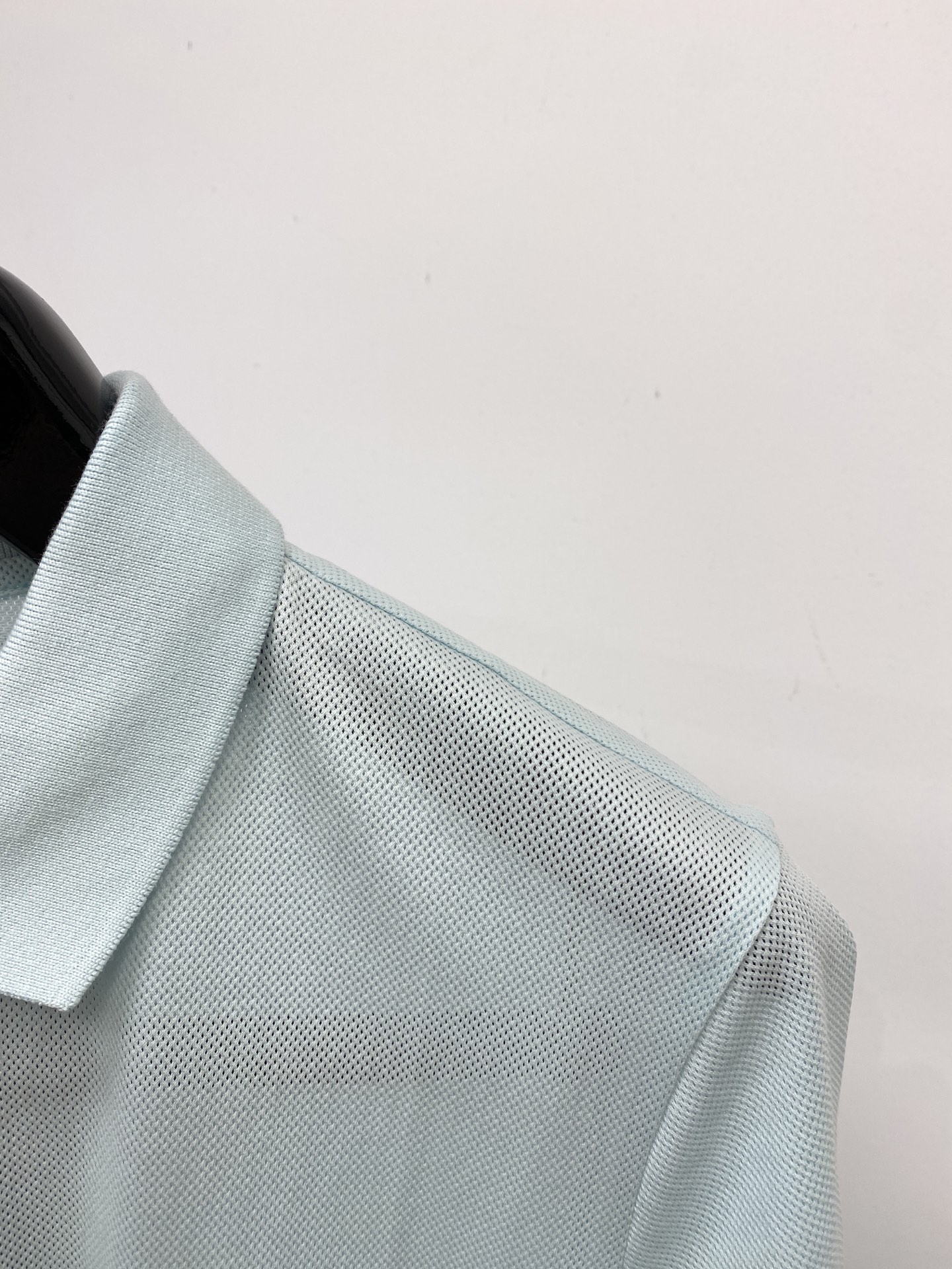 巴宝莉、2025新品短袖T恤，帅气时尚，胸前顶级印胶图案logo，简约百搭款。面料棉 不仅挺括，保持潮流