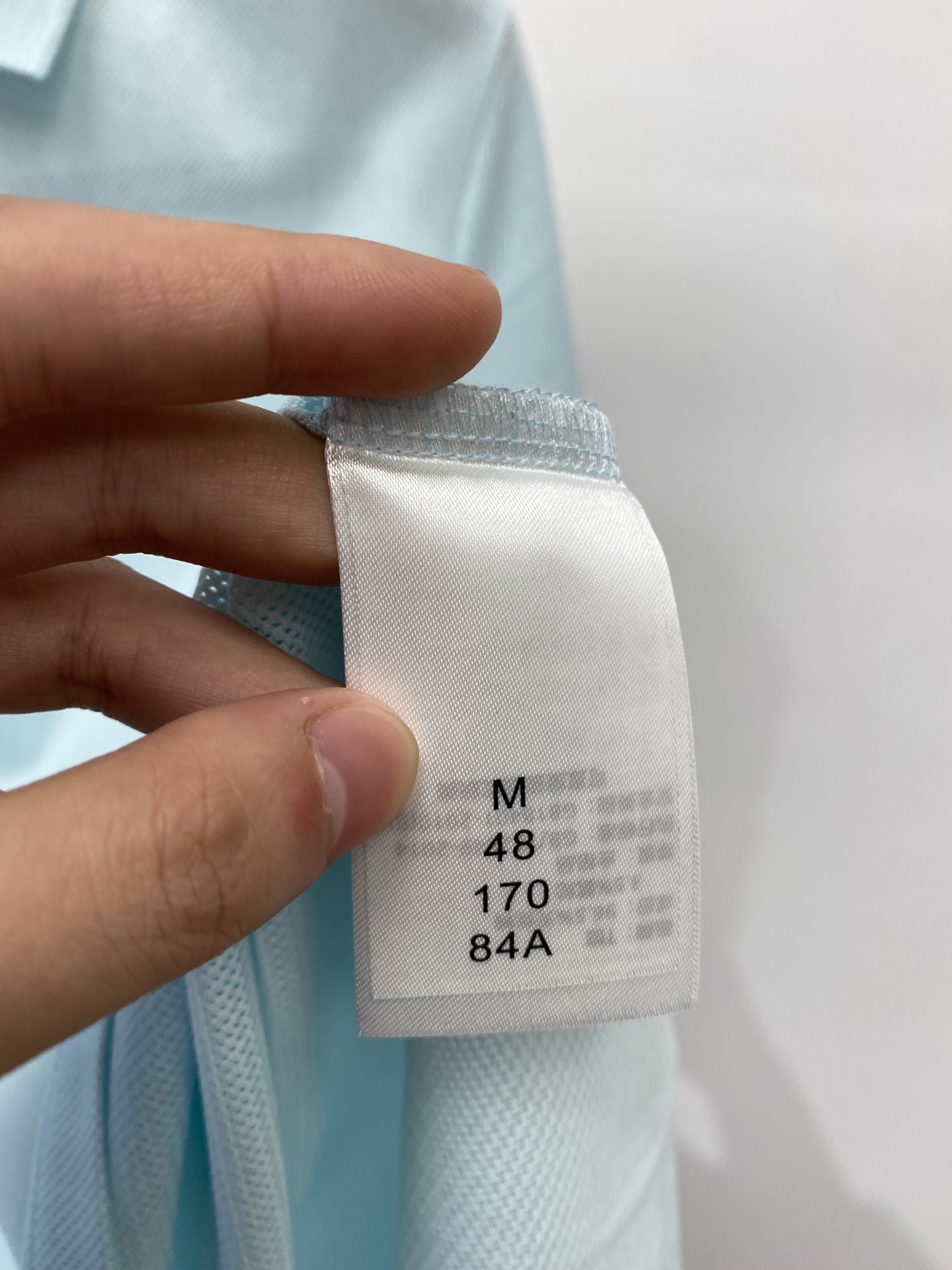 巴宝莉、2025新品短袖T恤，帅气时尚，胸前顶级印胶图案logo，简约百搭款。面料棉 不仅挺括，保持潮流