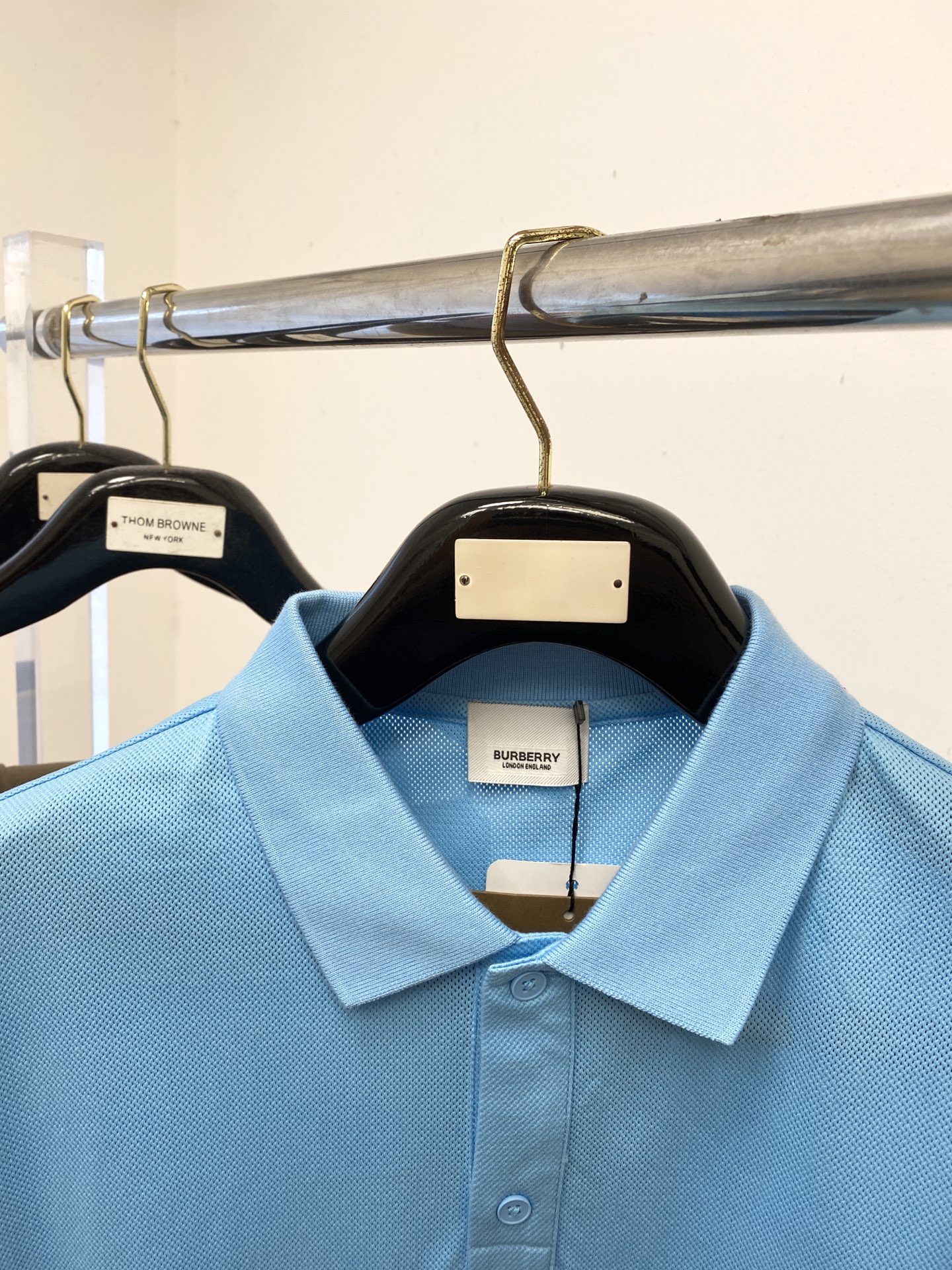 巴宝莉、2025新品短袖T恤，帅气时尚，胸前顶级印胶图案logo，简约百搭款。面料棉 不仅挺括，保持潮流