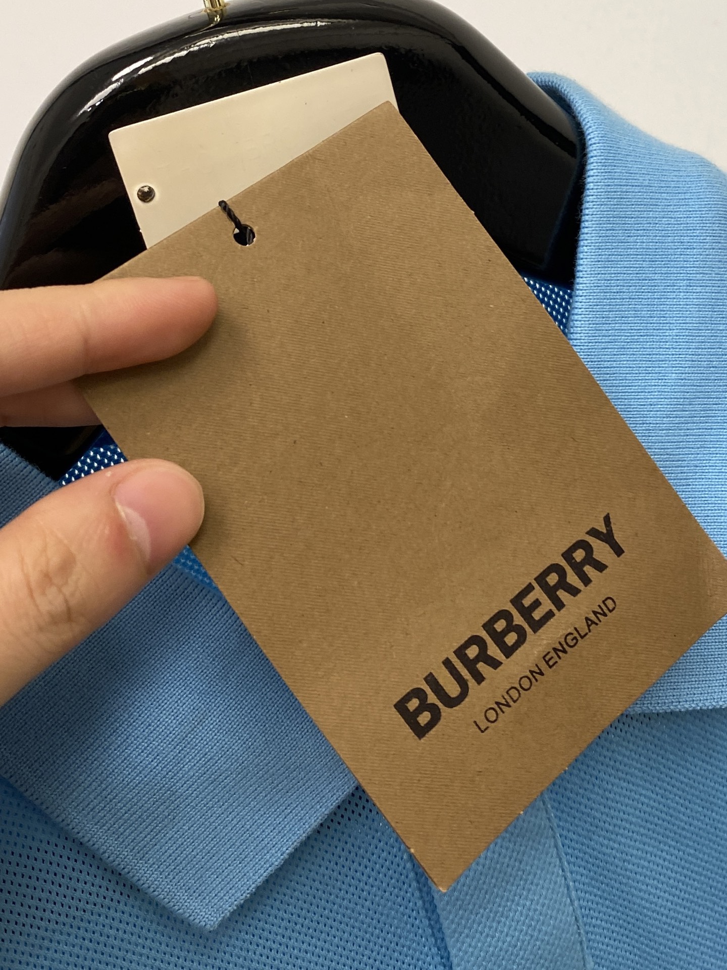 巴宝莉、2025新品短袖T恤，帅气时尚，胸前顶级印胶图案logo，简约百搭款。面料棉 不仅挺括，保持潮流