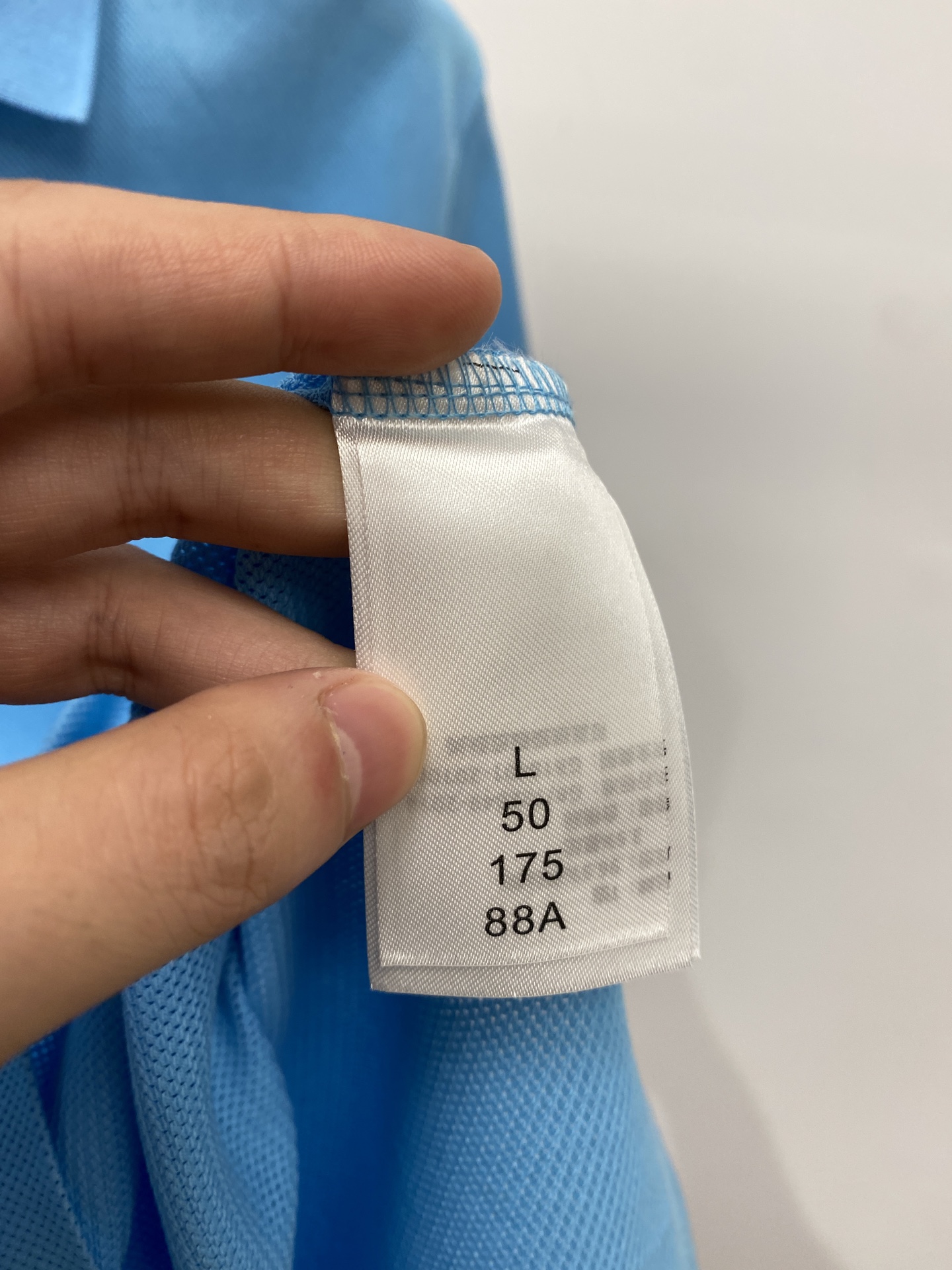 巴宝莉、2025新品短袖T恤，帅气时尚，胸前顶级印胶图案logo，简约百搭款。面料棉 不仅挺括，保持潮流