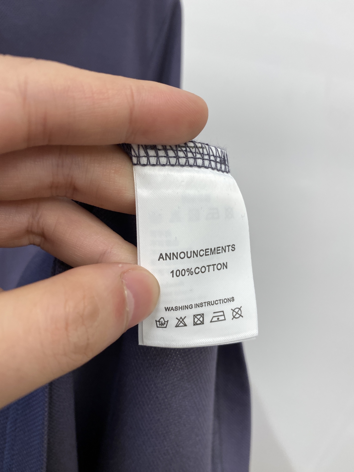 巴宝莉、2025新品短袖T恤，帅气时尚，胸前精致刺绣图案logo，简约百搭款。面料棉 不仅挺括，保持潮流