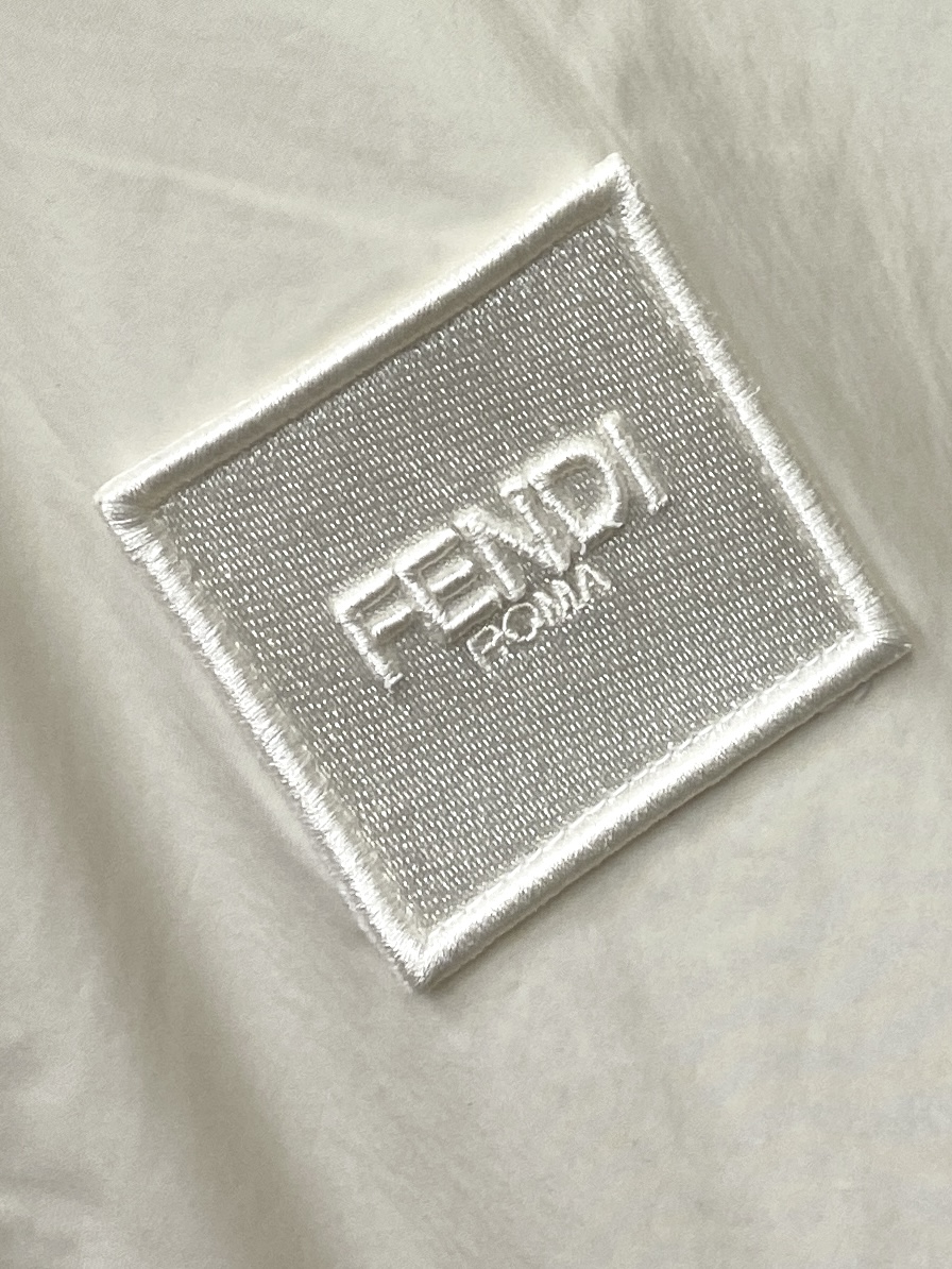 ￼芬迪、2025新品双面穿夹克外套，时尚帅气，简约百搭款，顶级数码定位印花字母logo，定制原版面料，不